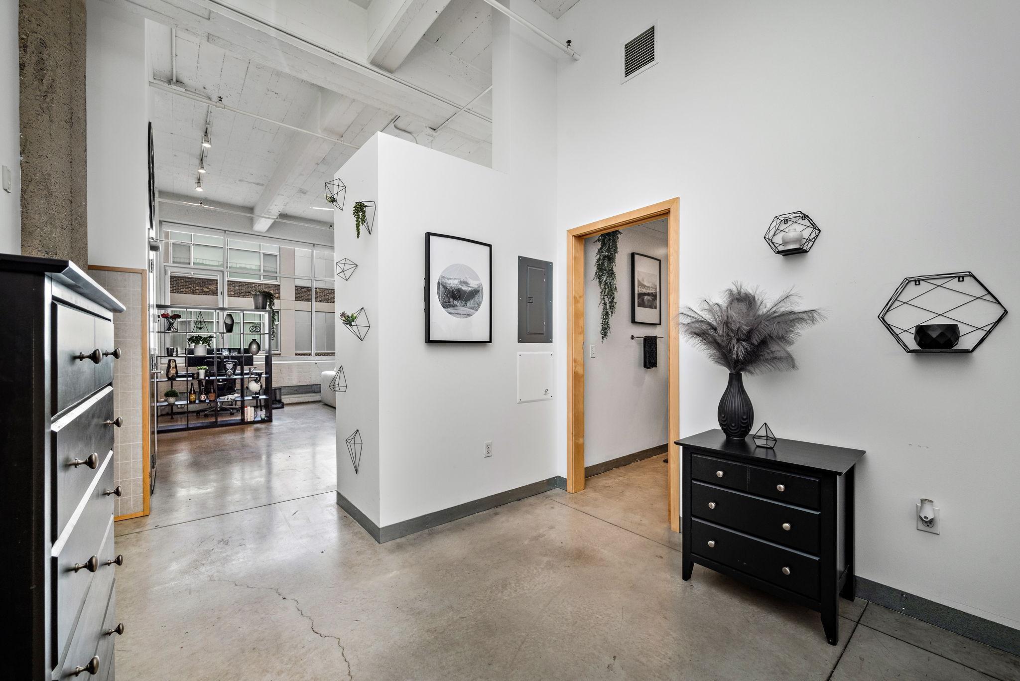 700 Washington Avenue N Unit: 523