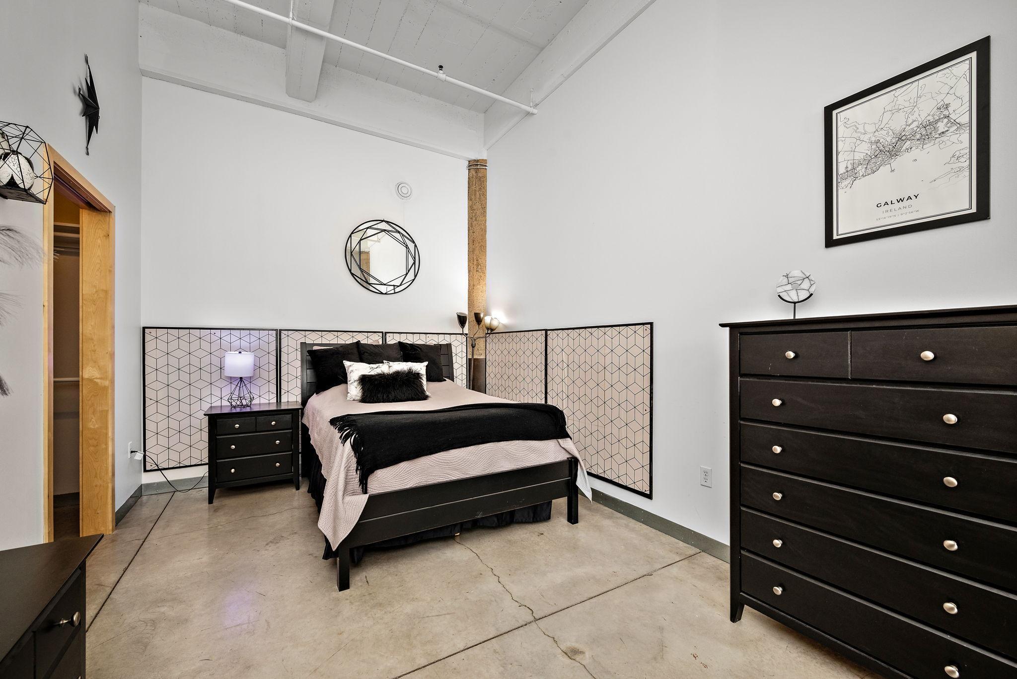 700 Washington Avenue N Unit: 523