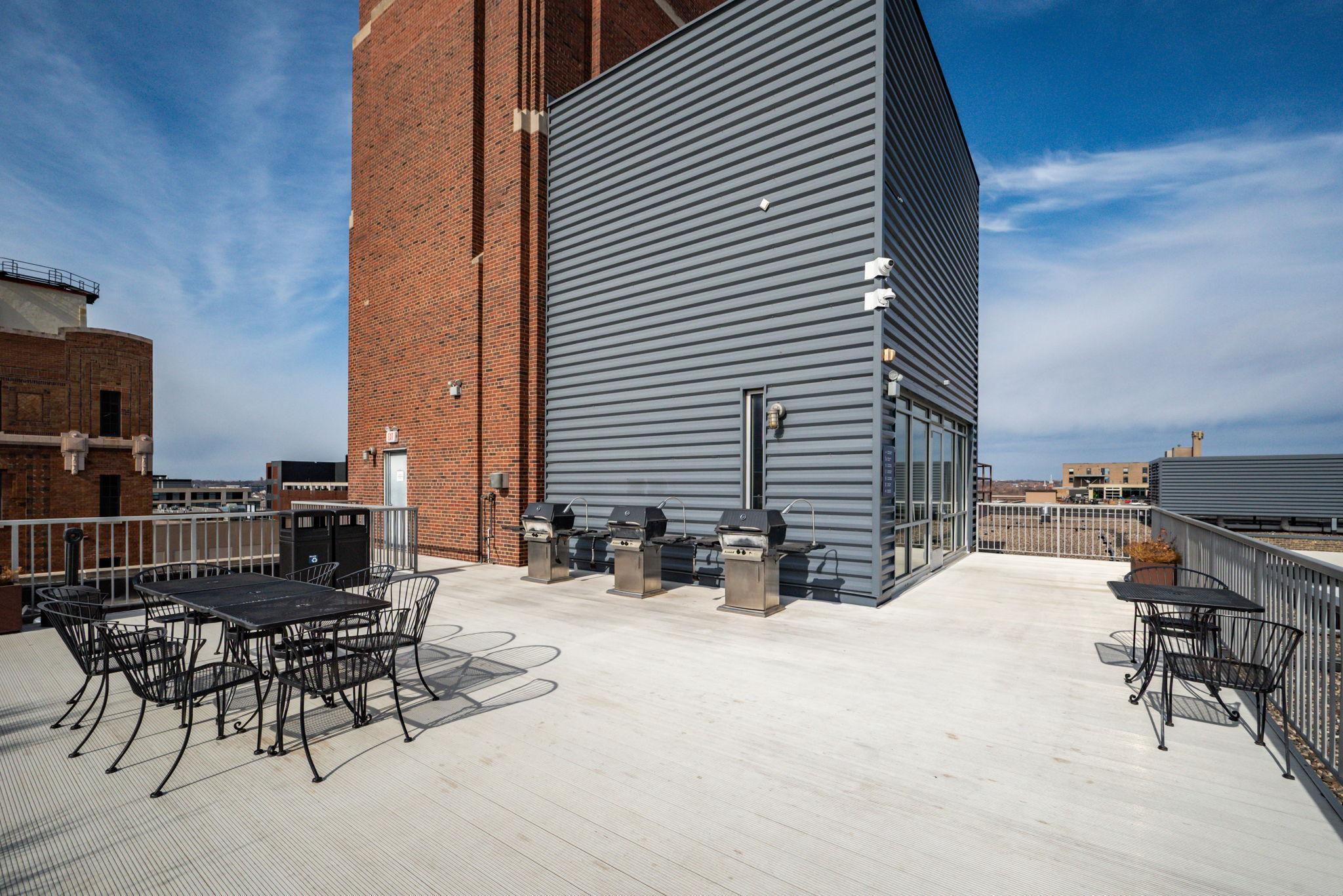 700 Washington Avenue N Unit: 523