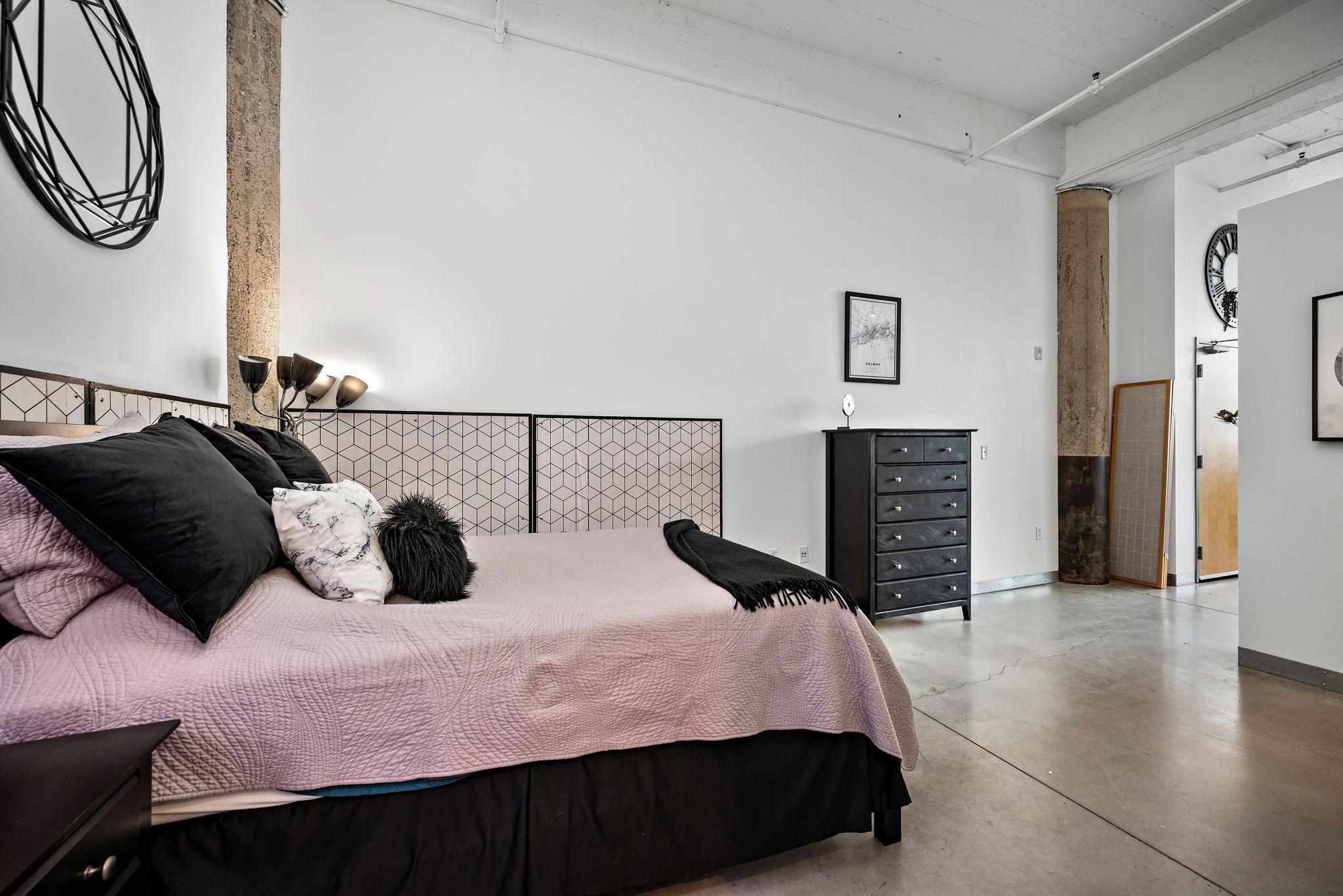 700 Washington Avenue N Unit: 523