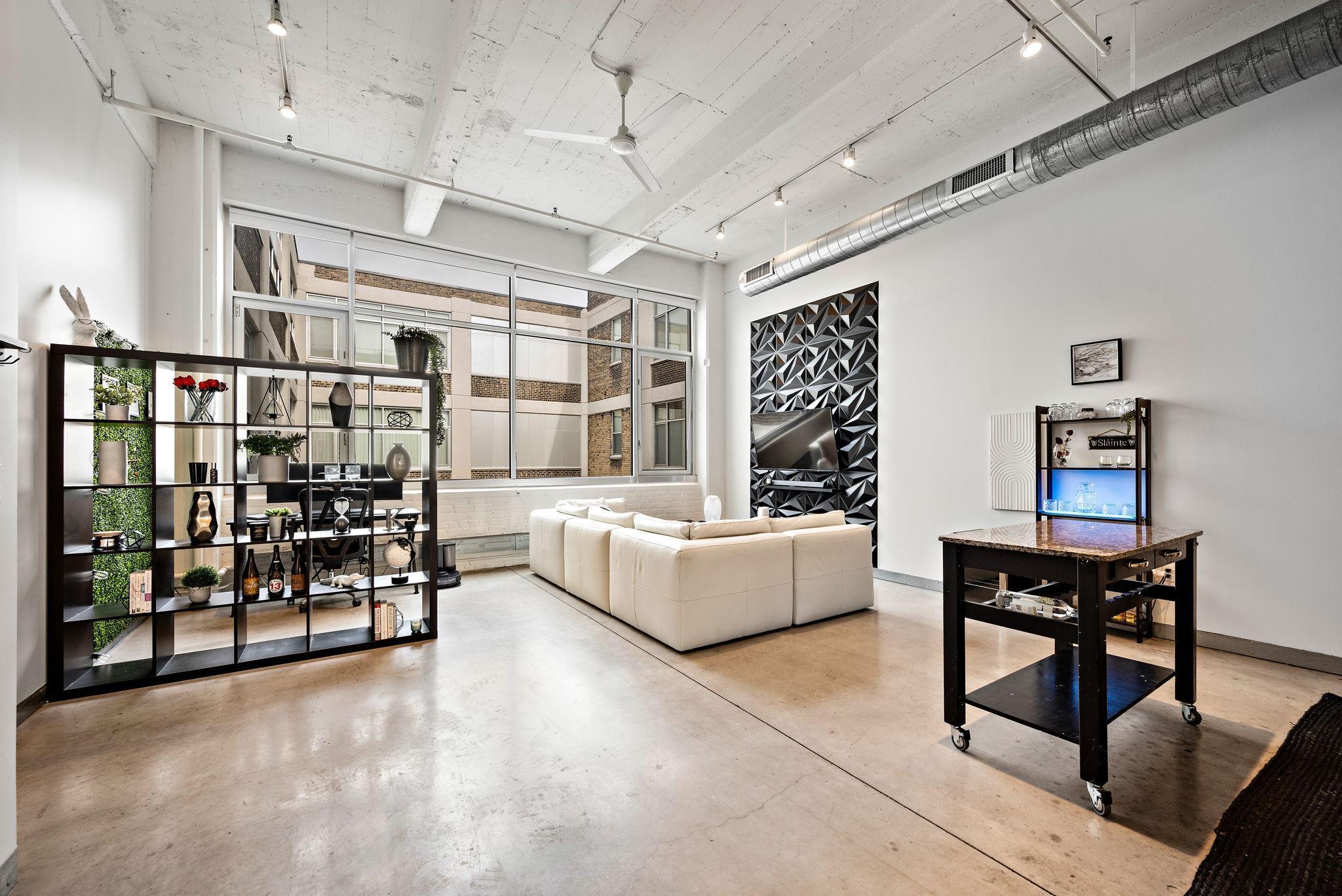 700 Washington Avenue N Unit: 523