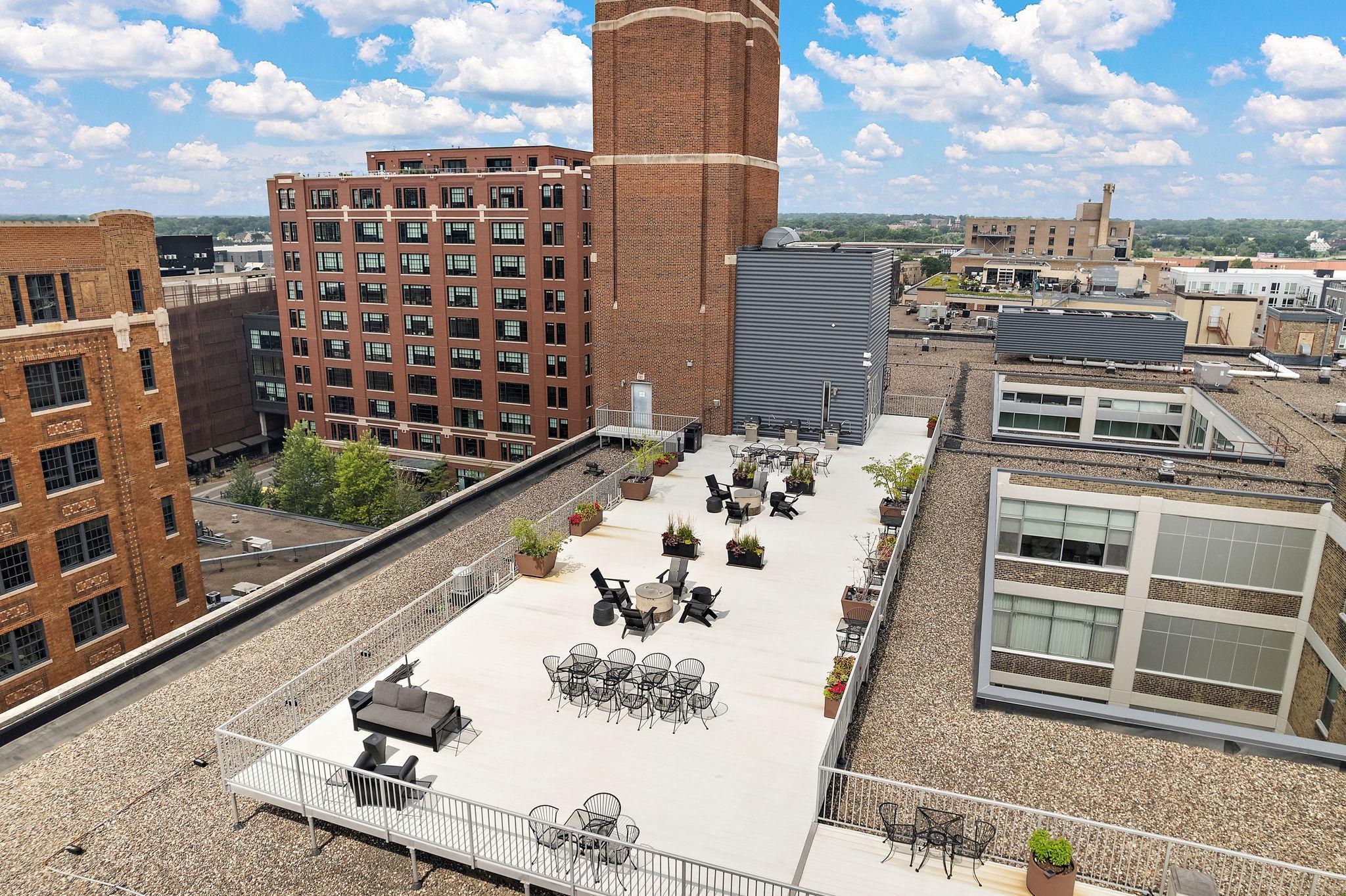 700 Washington Avenue N Unit: 523