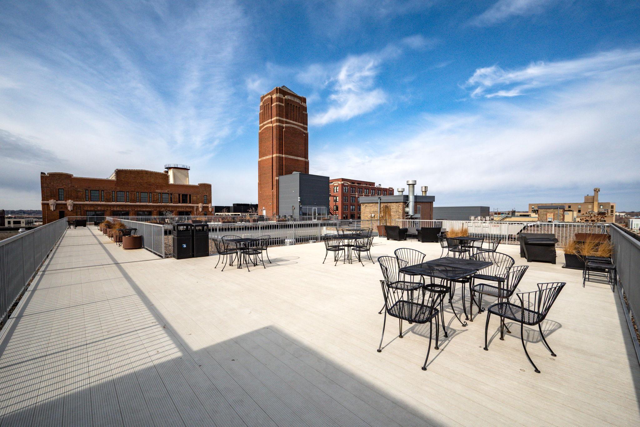 700 Washington Avenue N Unit: 523