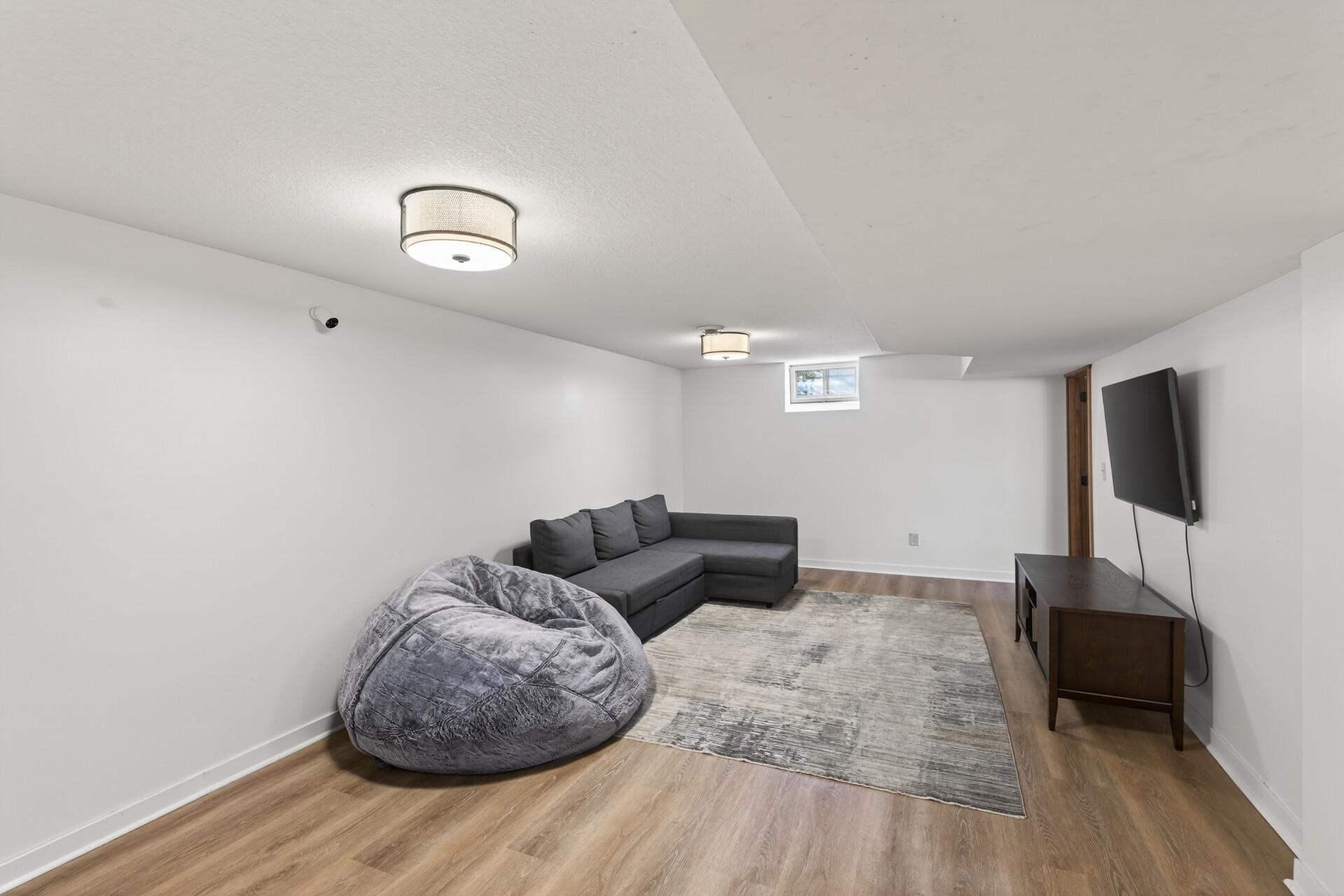 900 Sunset Drive S