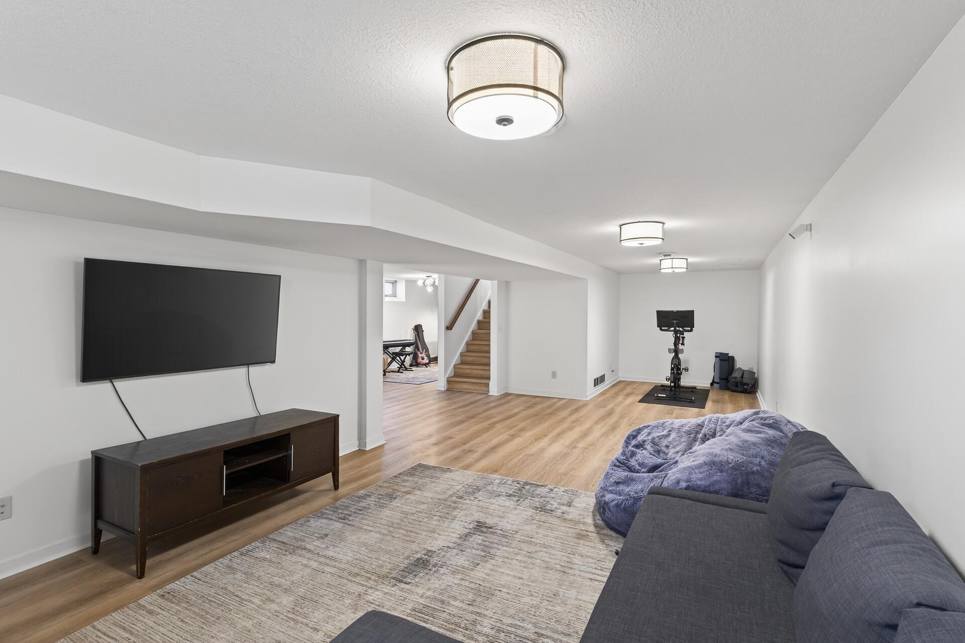 900 Sunset Drive S