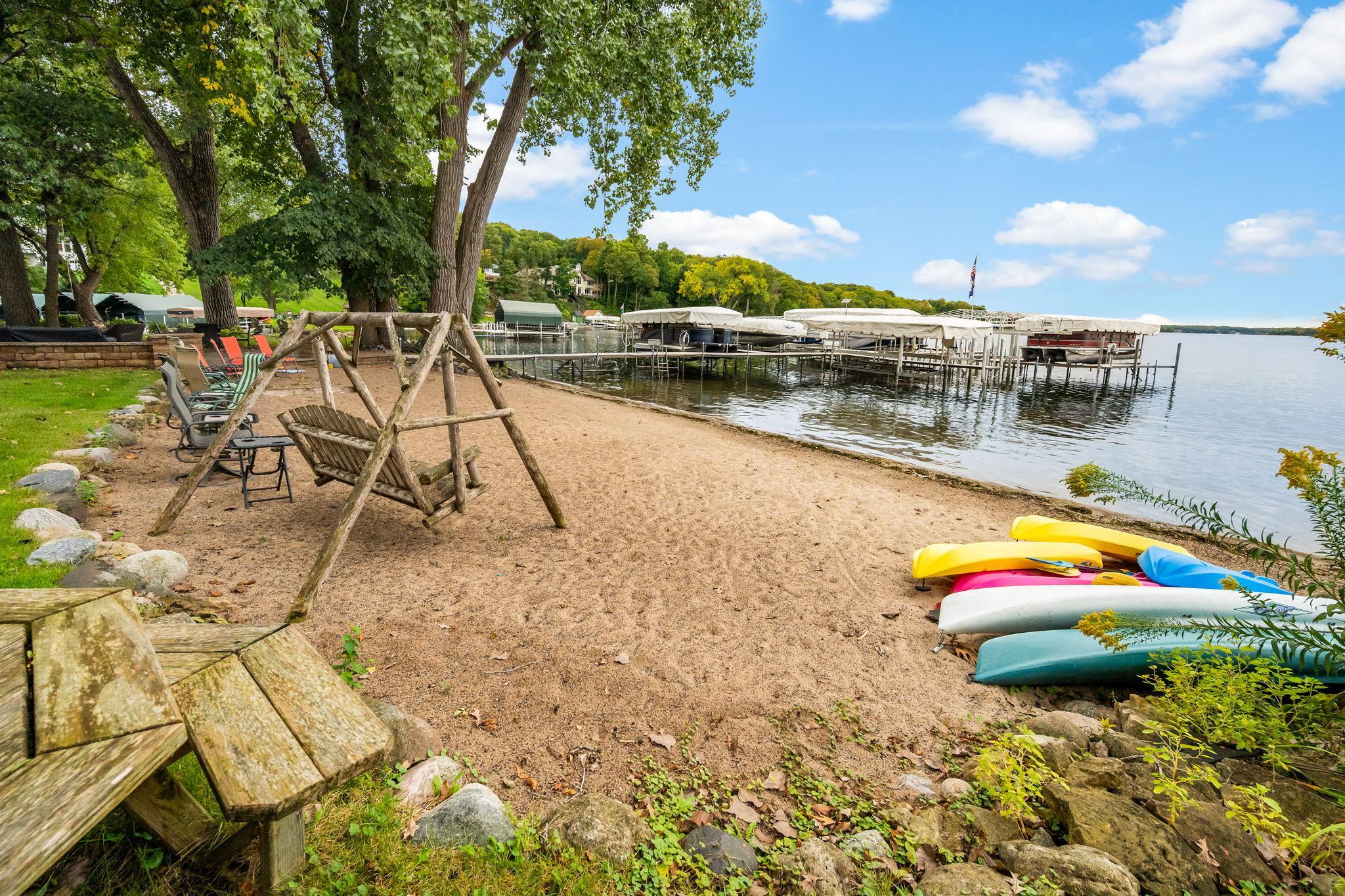6658 Smithtown Road