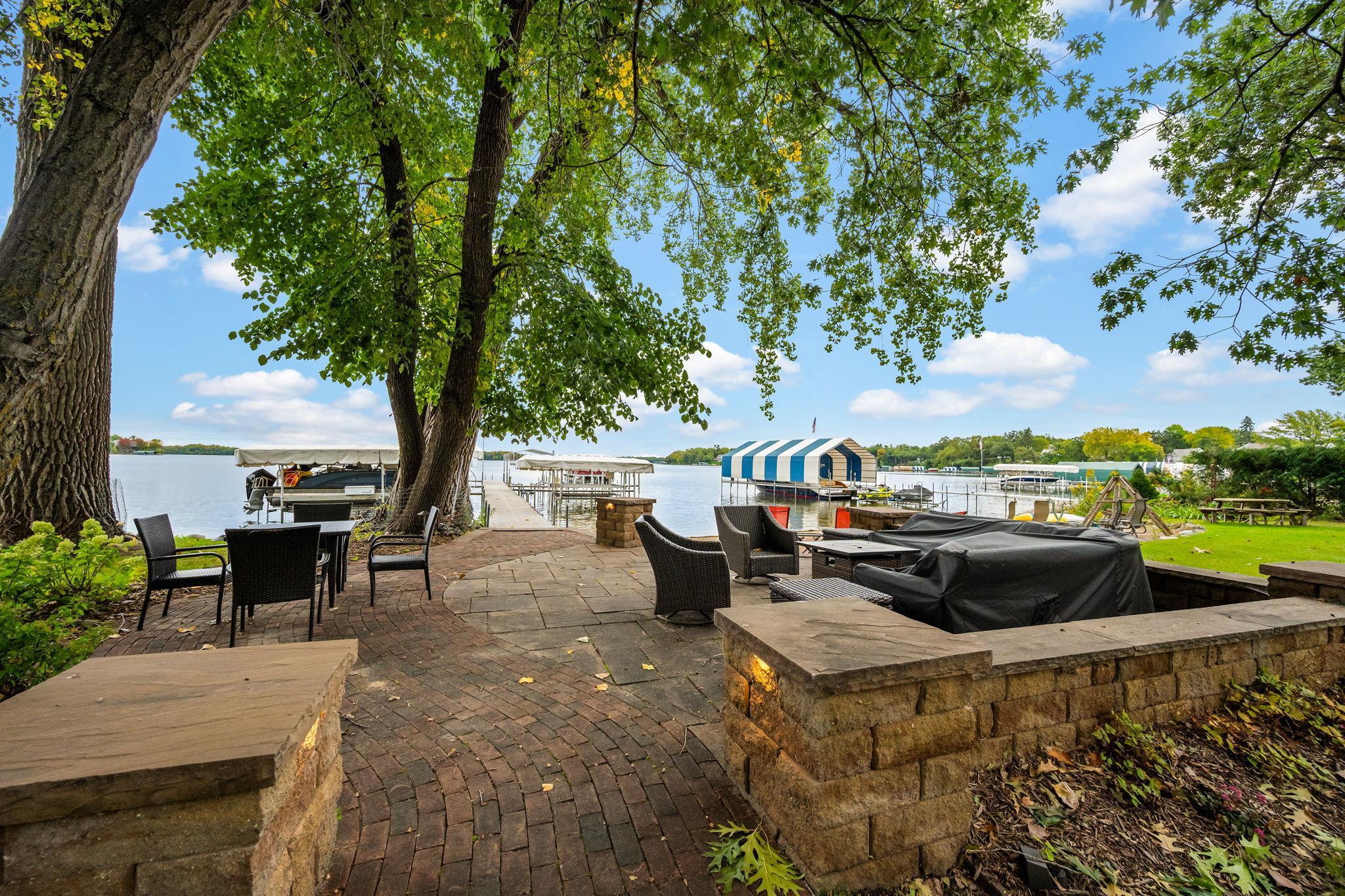 6658 Smithtown Road