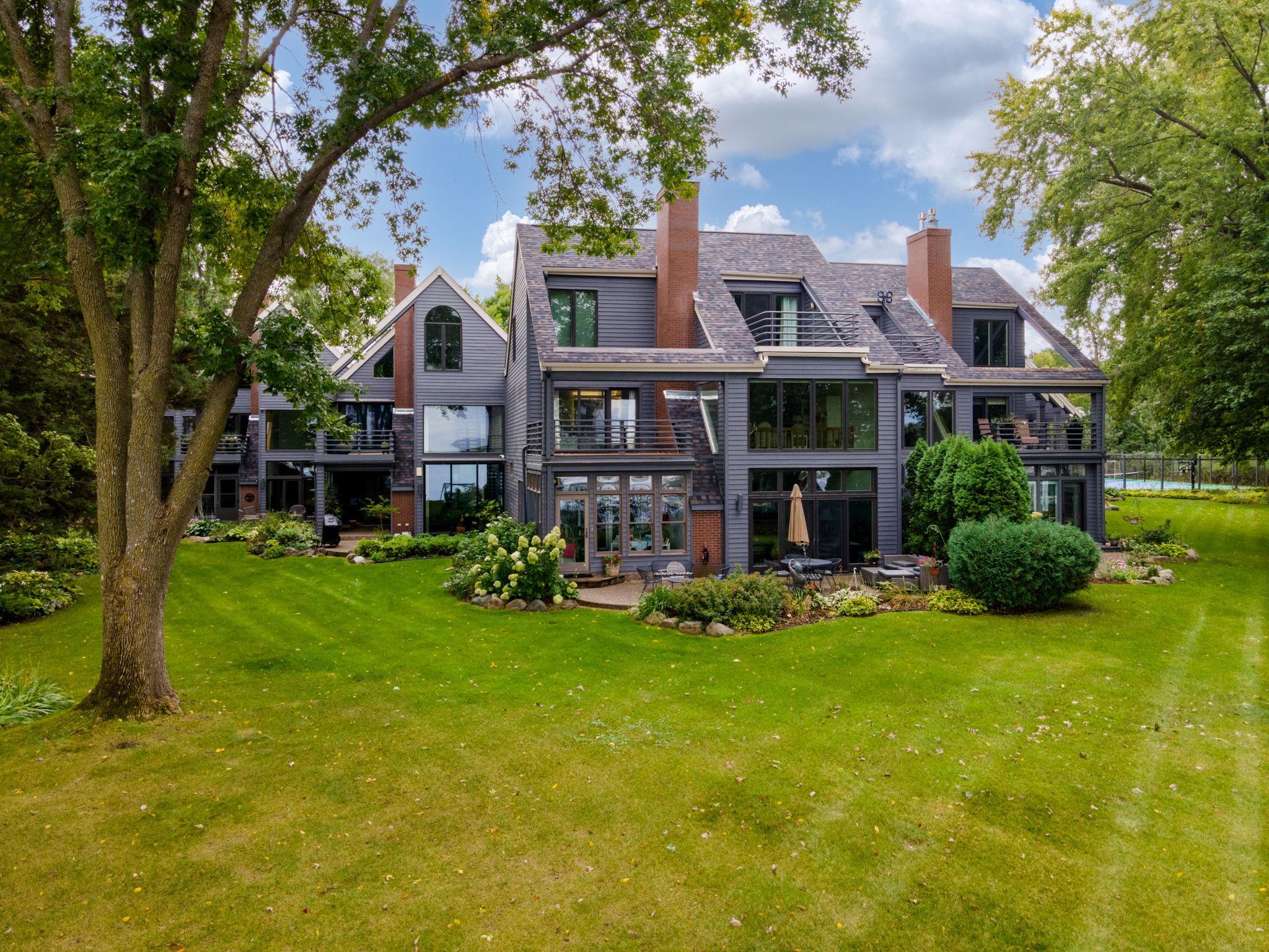 6658 Smithtown Road
