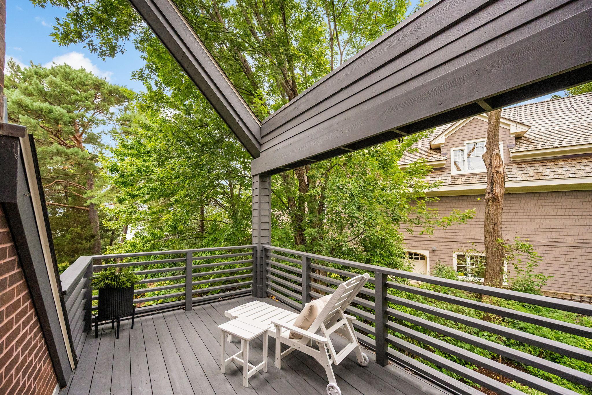 6658 Smithtown Road
