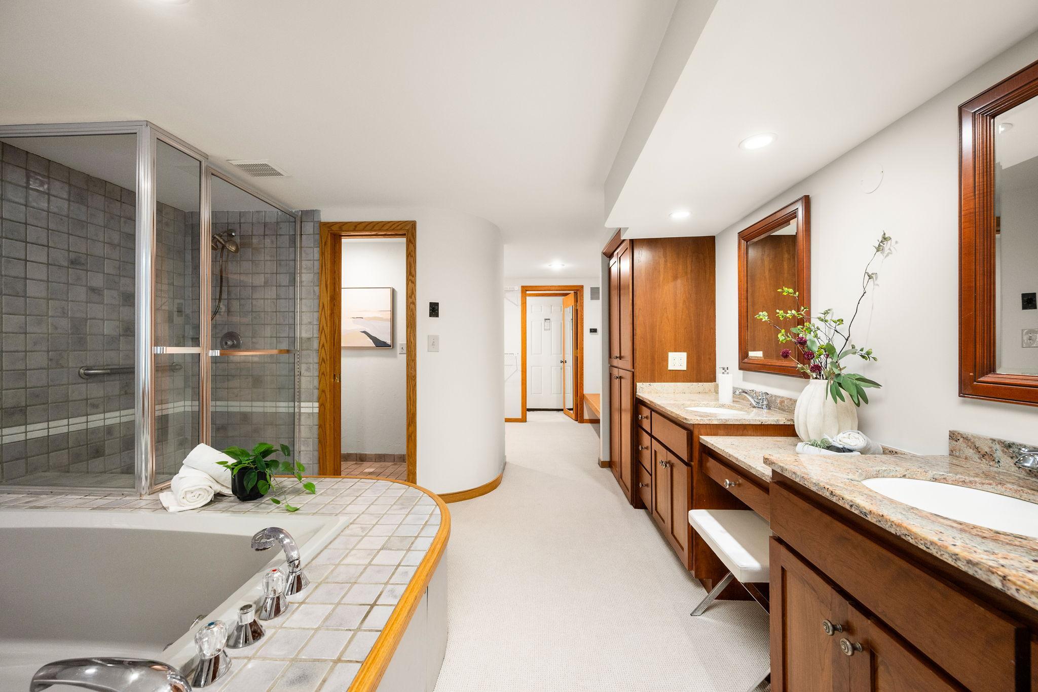 6658 Smithtown Road