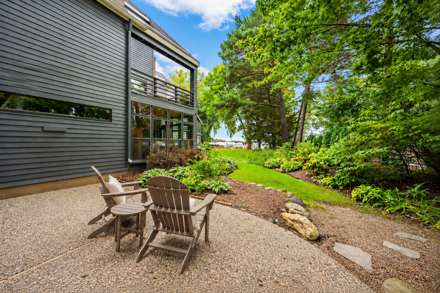 6658 Smithtown Road