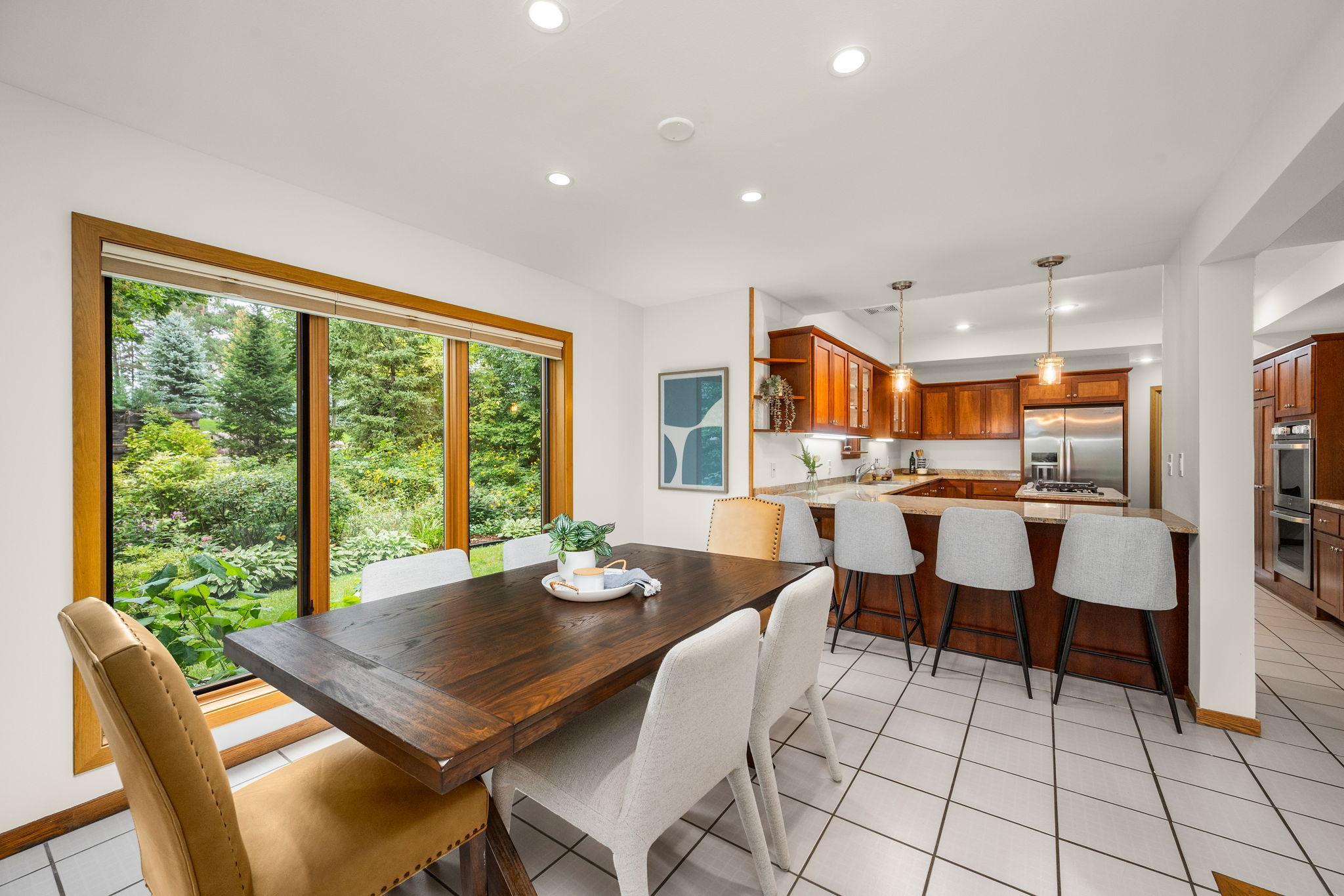 6658 Smithtown Road