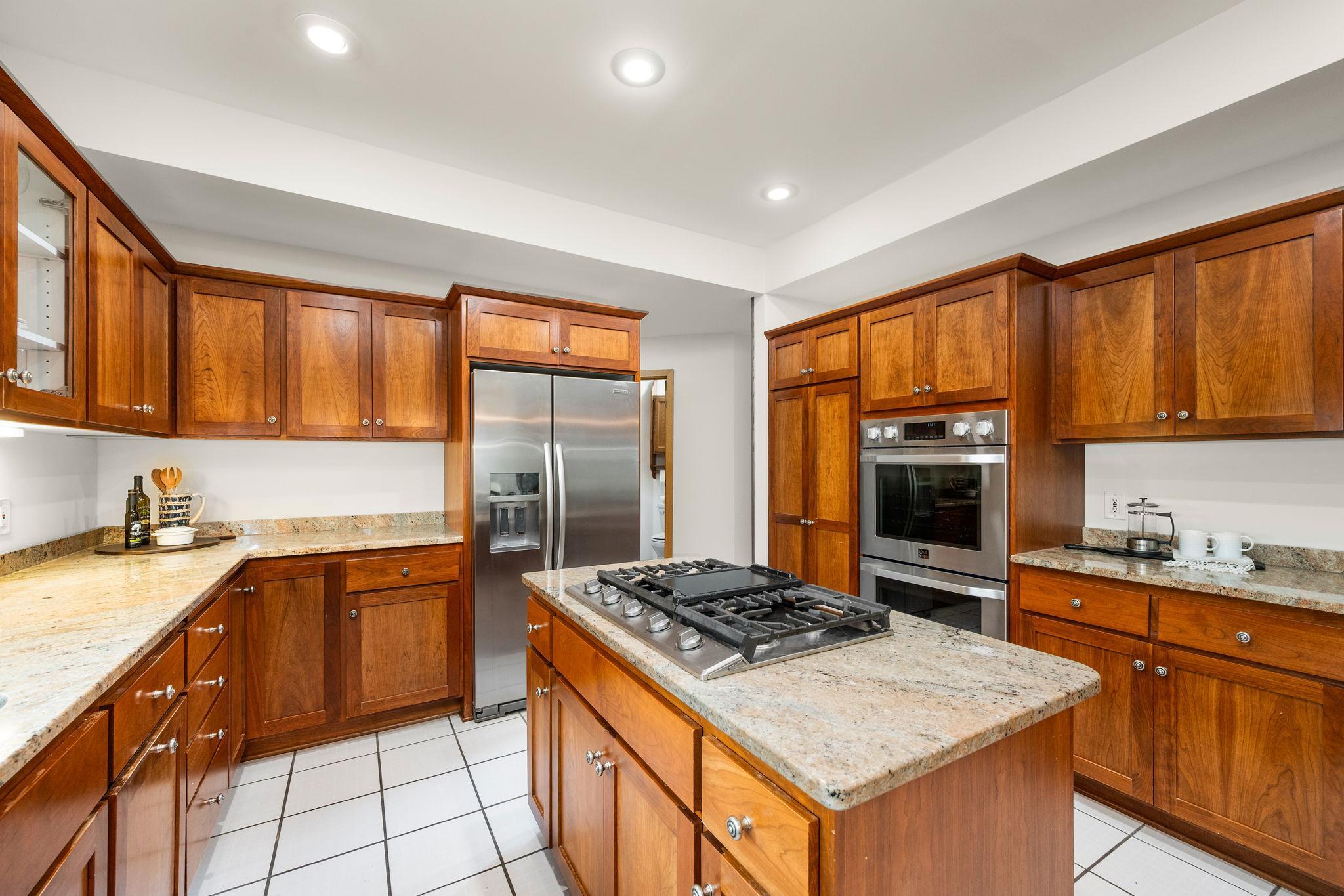 6658 Smithtown Road