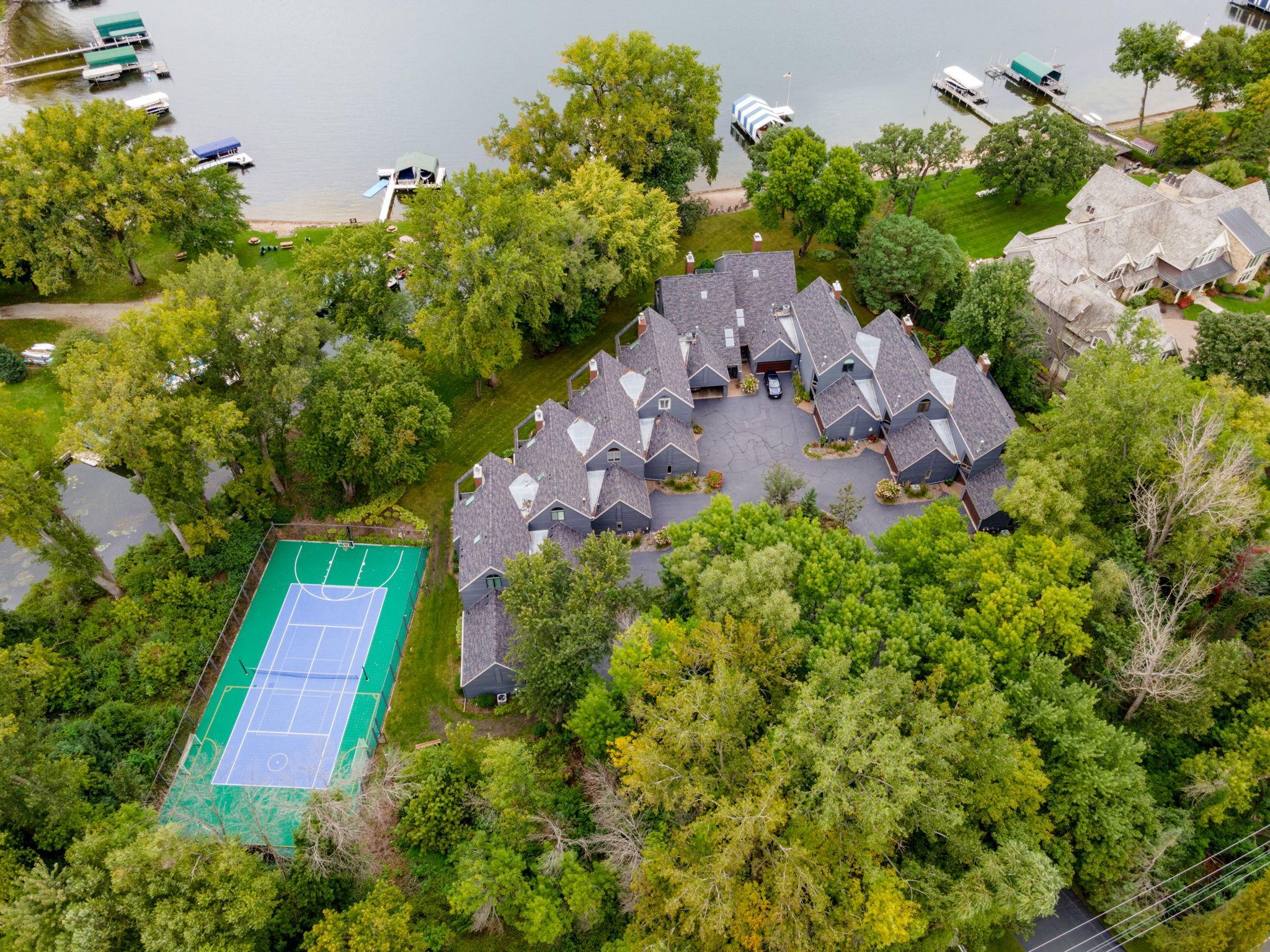 6658 Smithtown Road