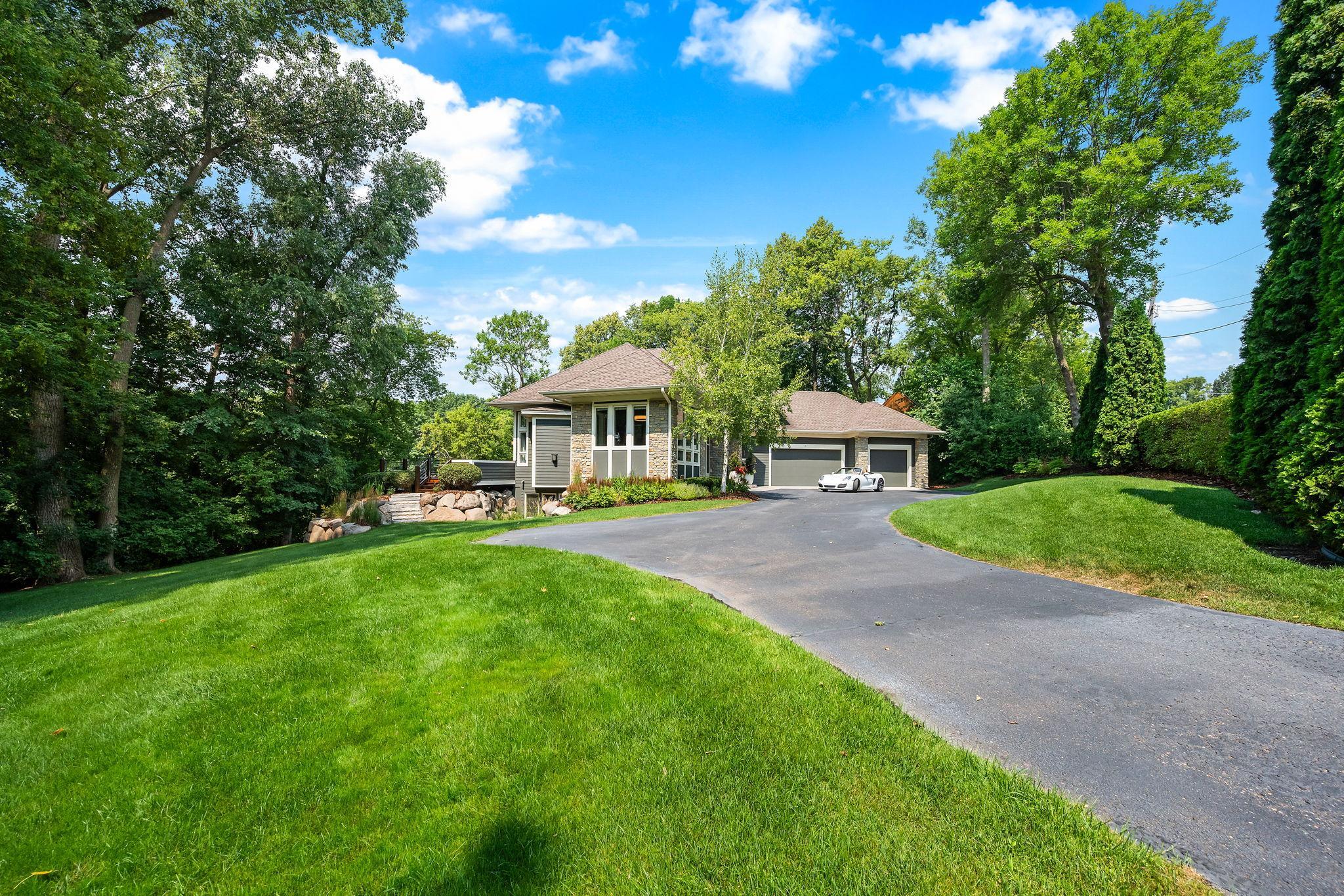 15 Queensland Lane N
