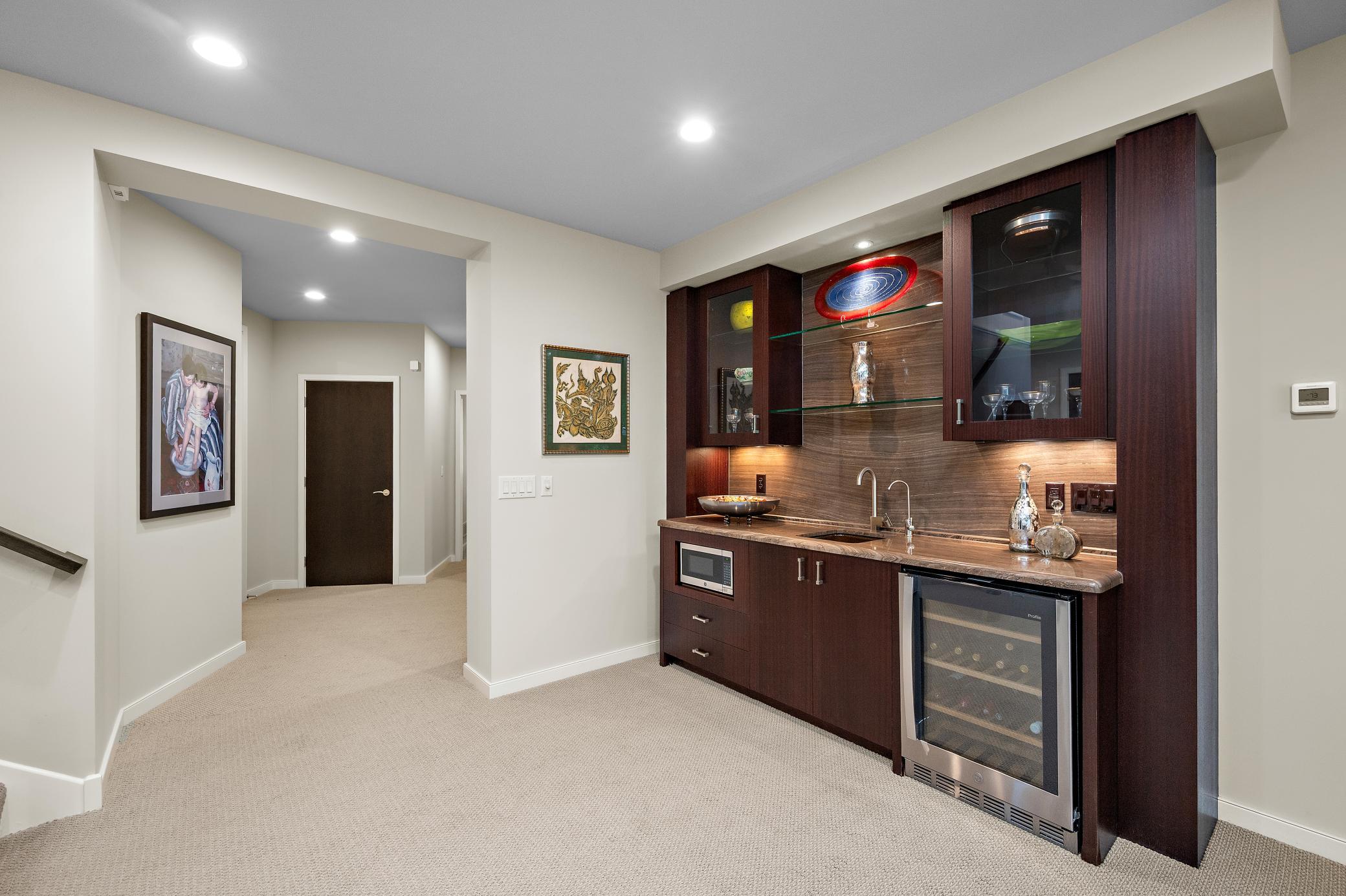 15 Queensland Lane N