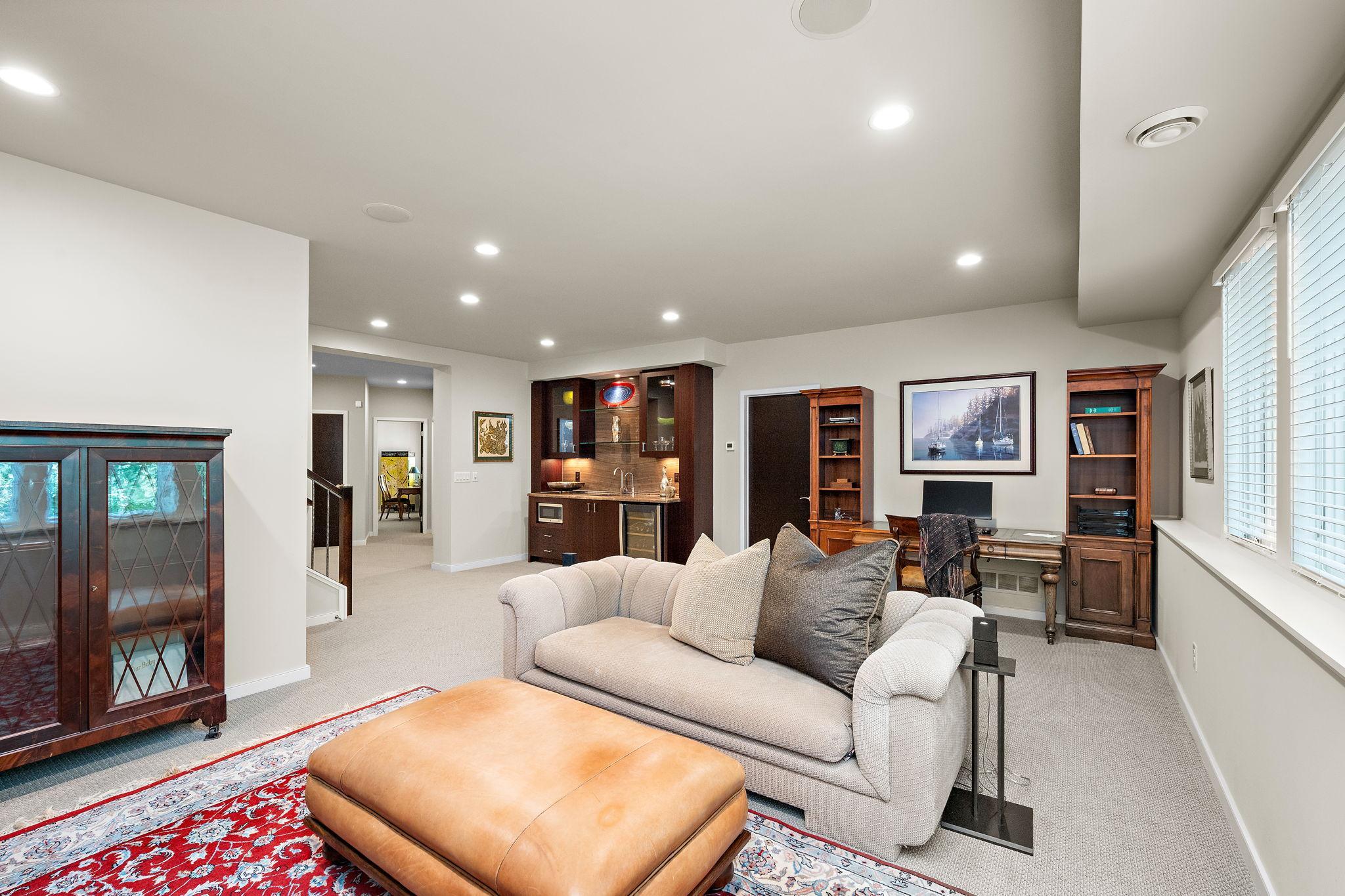15 Queensland Lane N