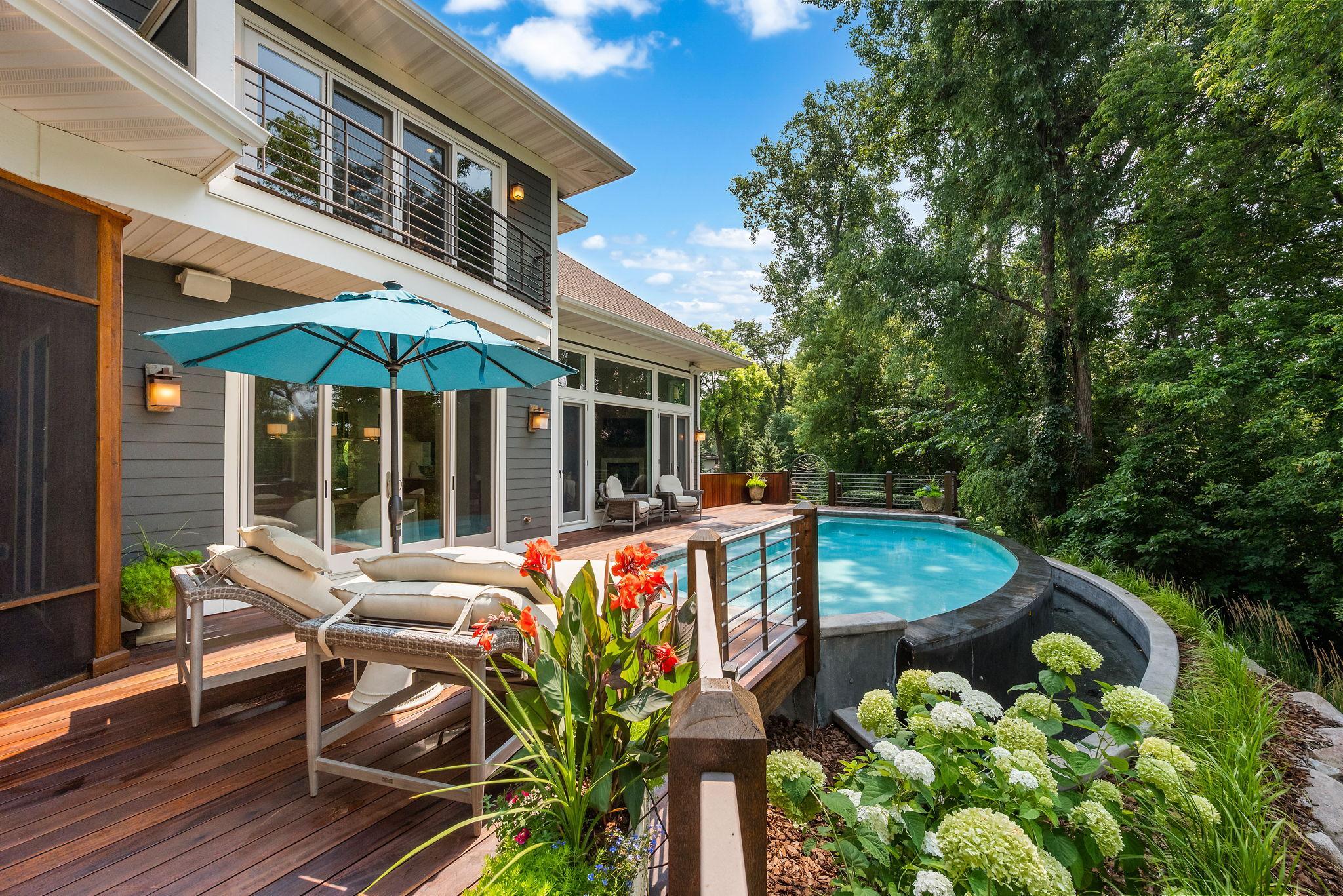 15 Queensland Lane N