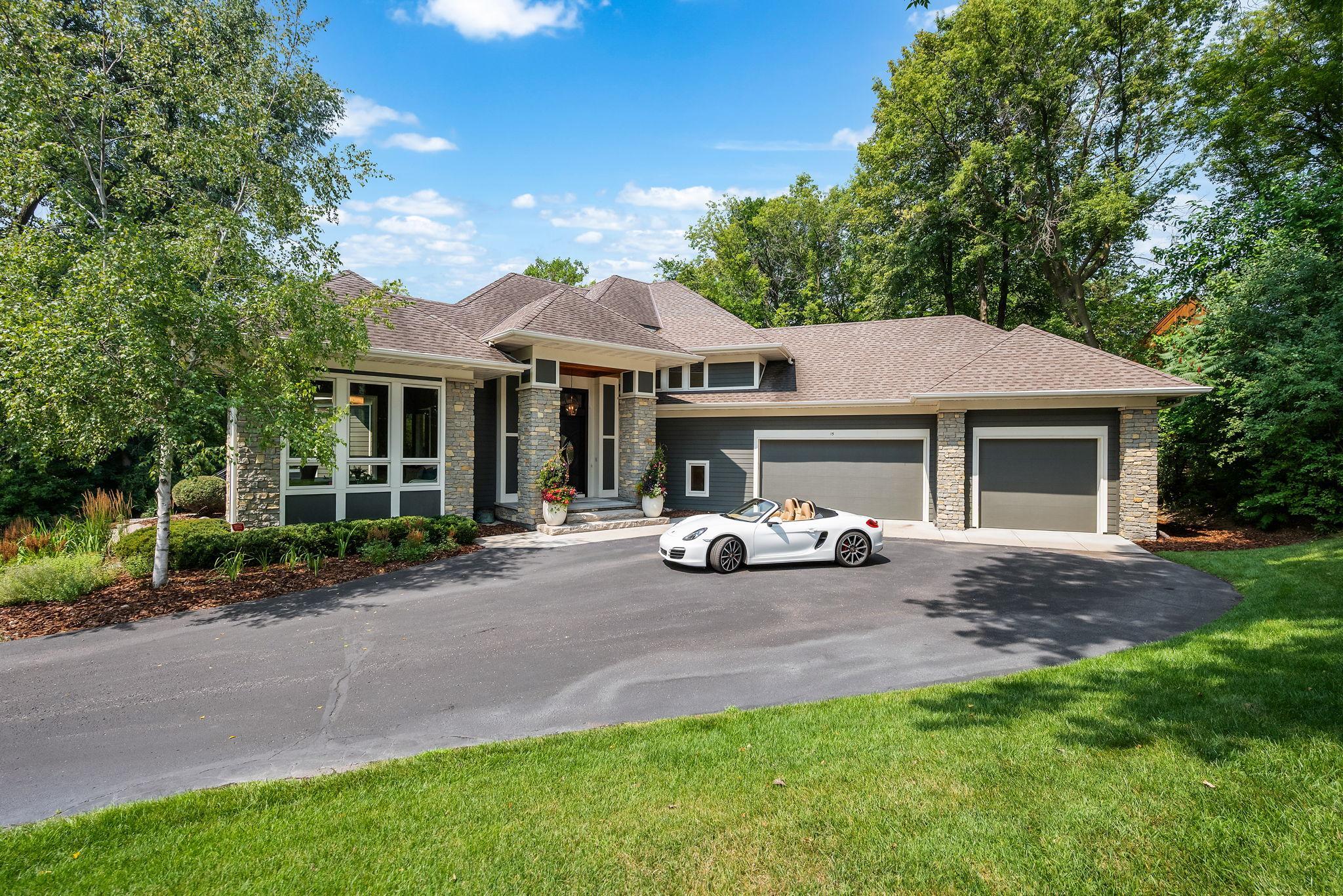 15 Queensland Lane N