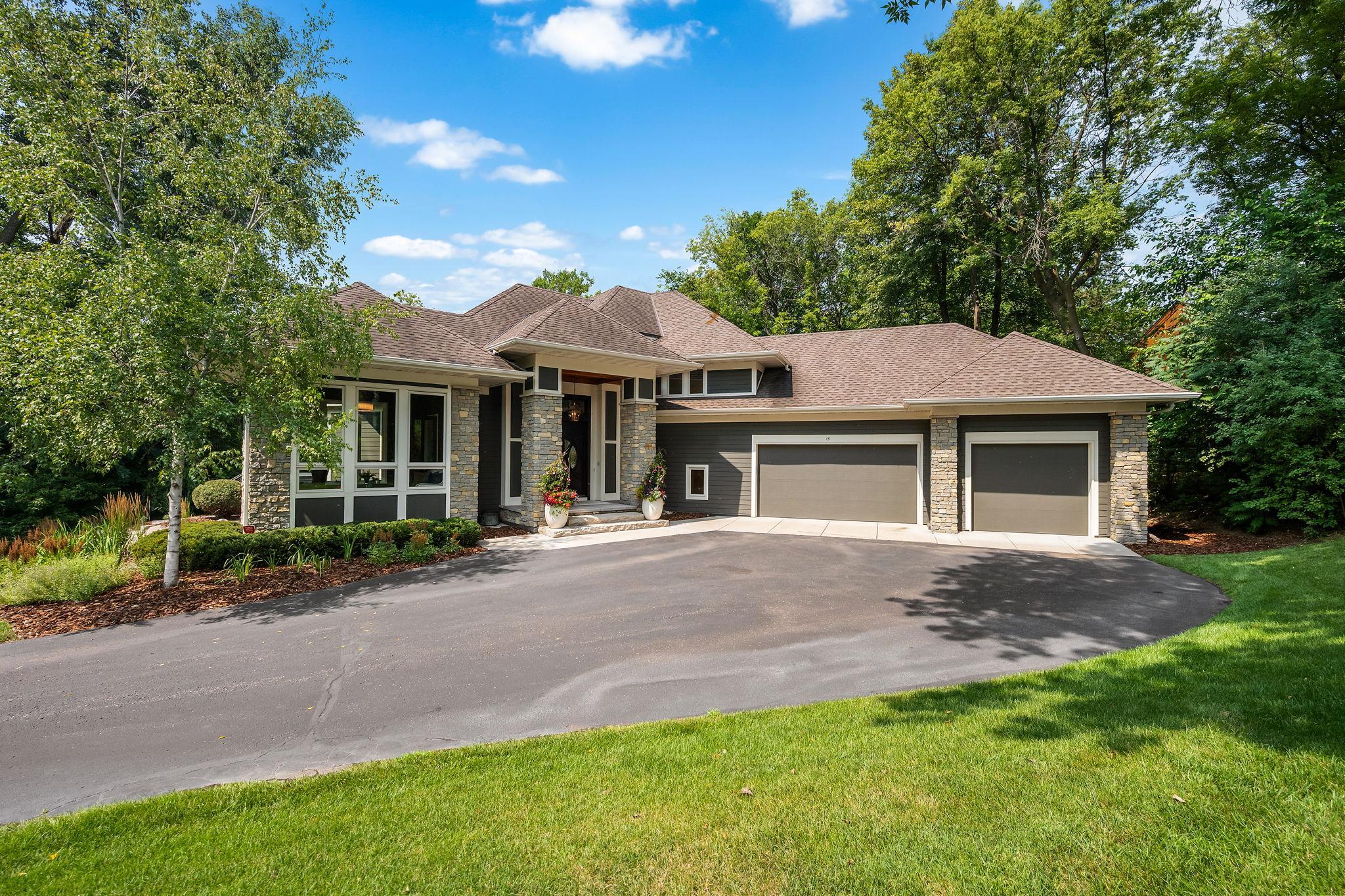 15 Queensland Lane N