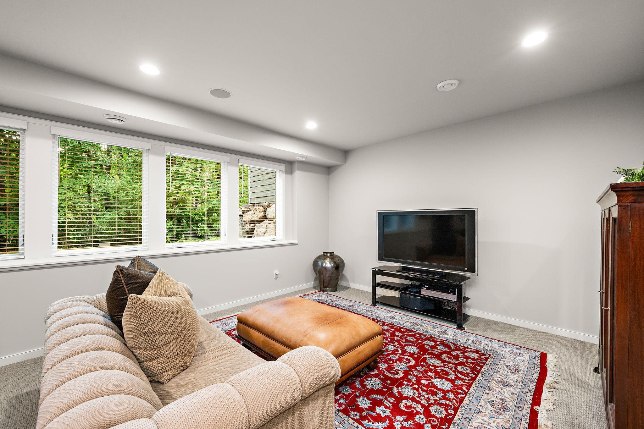 15 Queensland Lane N