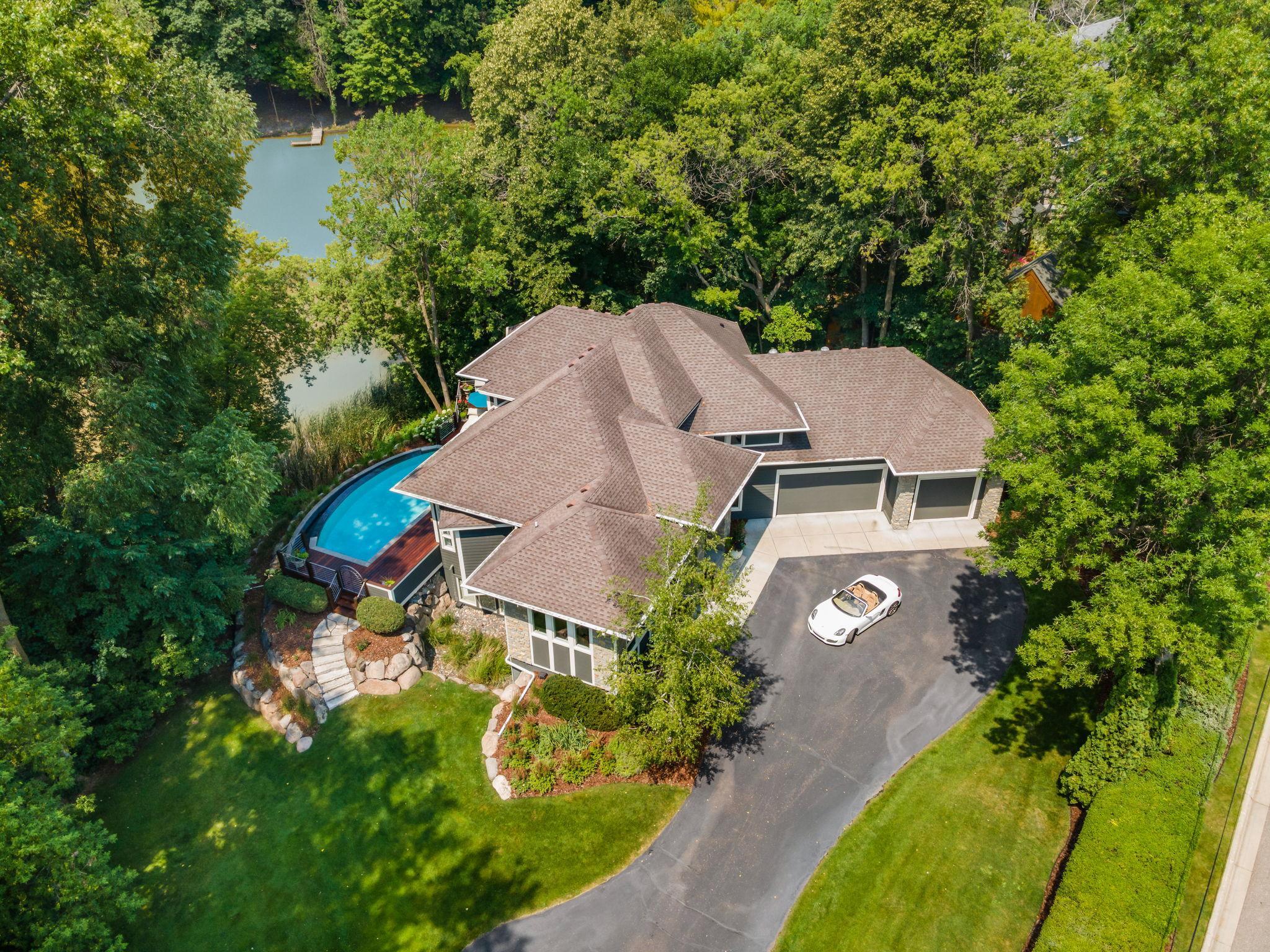 15 Queensland Lane N