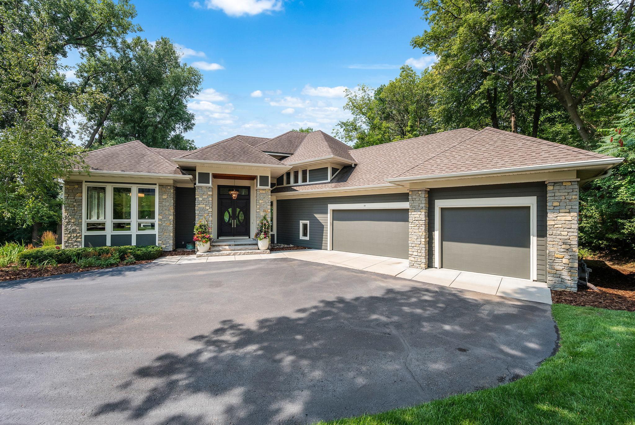 15 Queensland Lane N