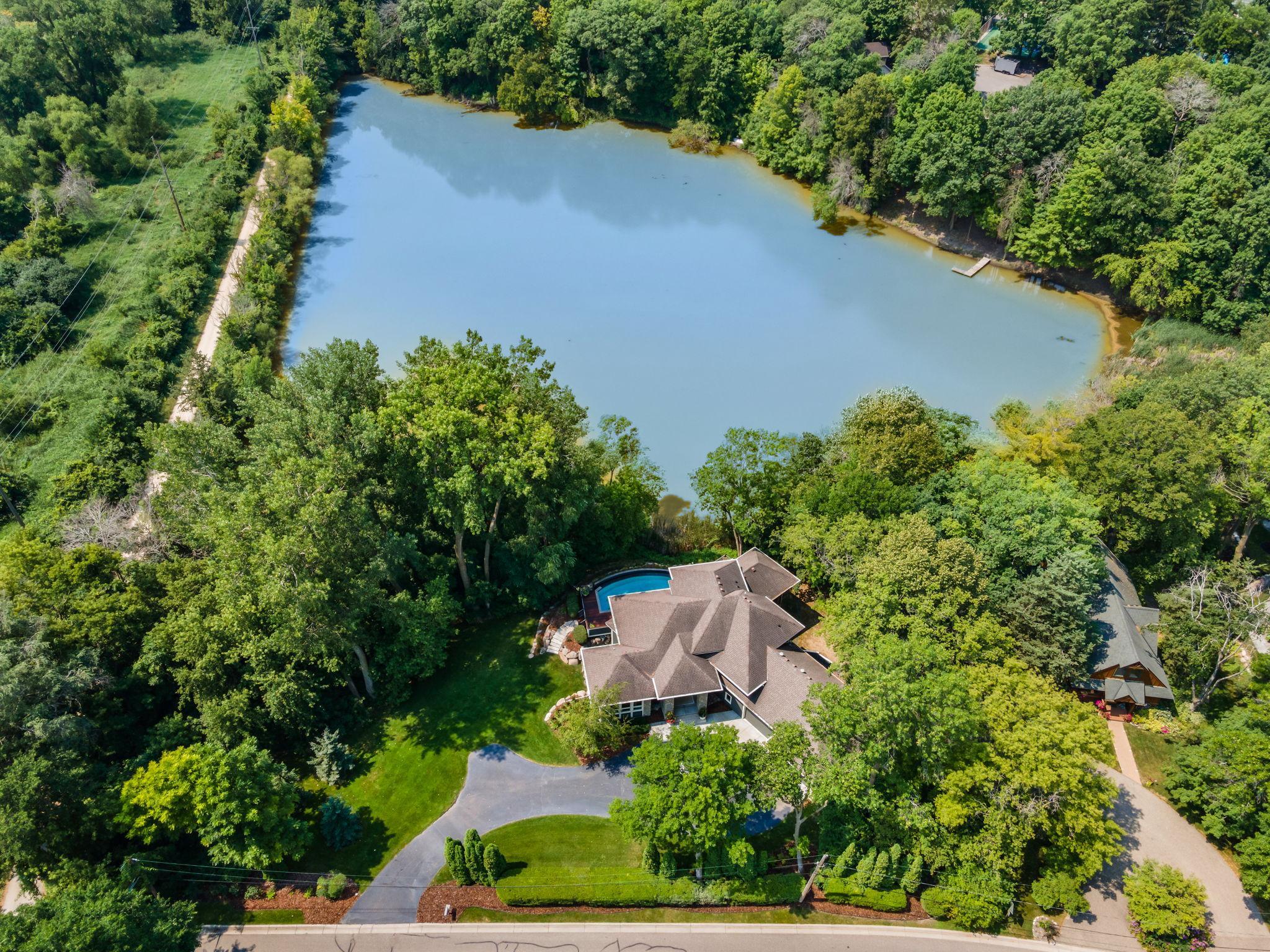 15 Queensland Lane N