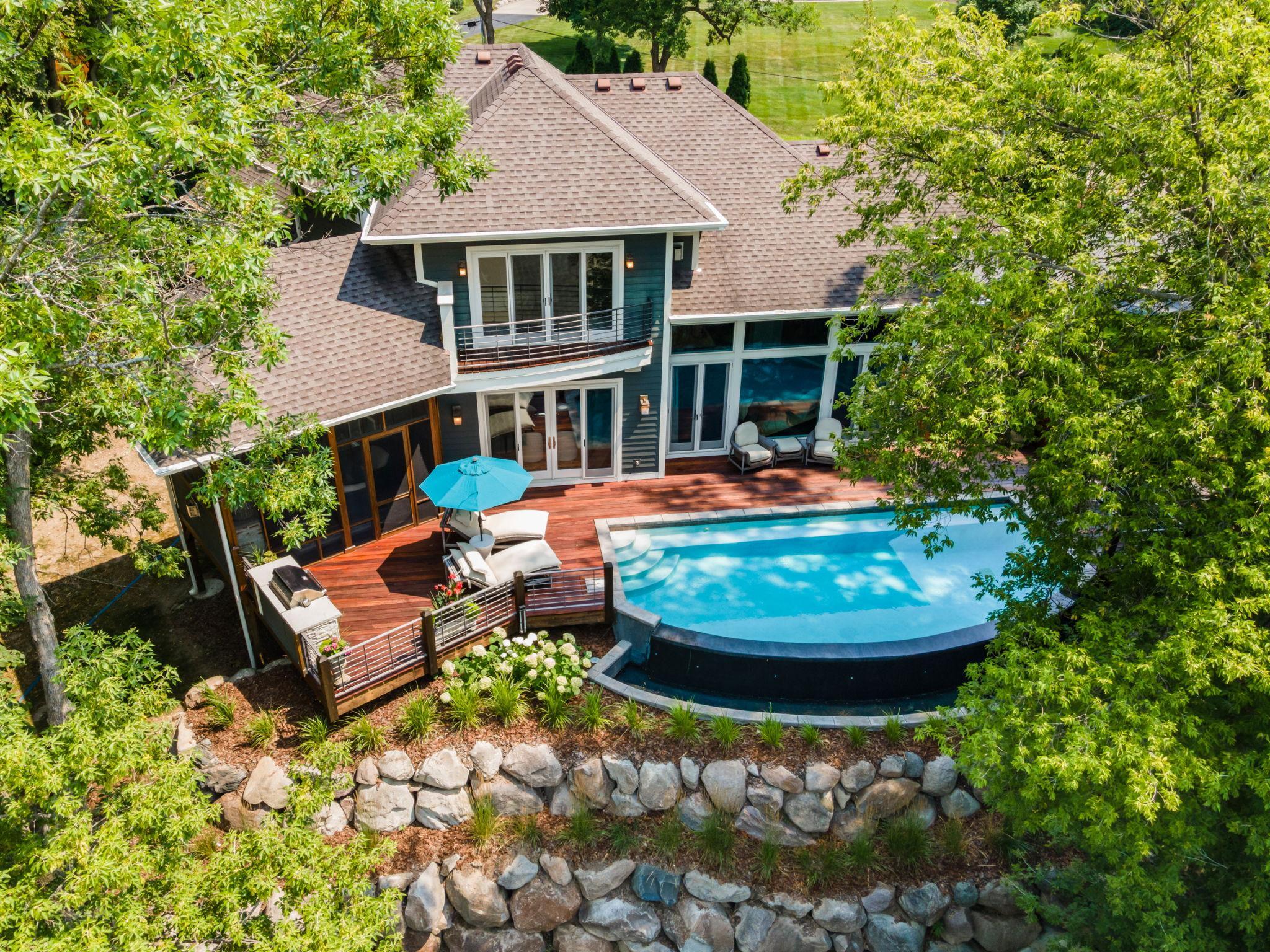 15 Queensland Lane N