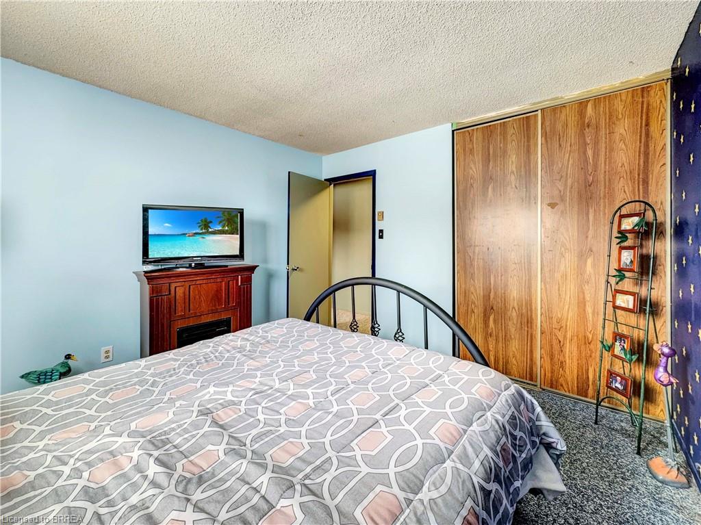 10 Debby Crescent