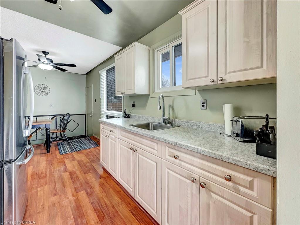 10 Debby Crescent