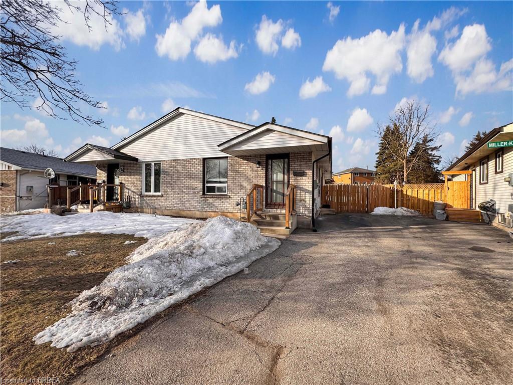 10 Debby Crescent