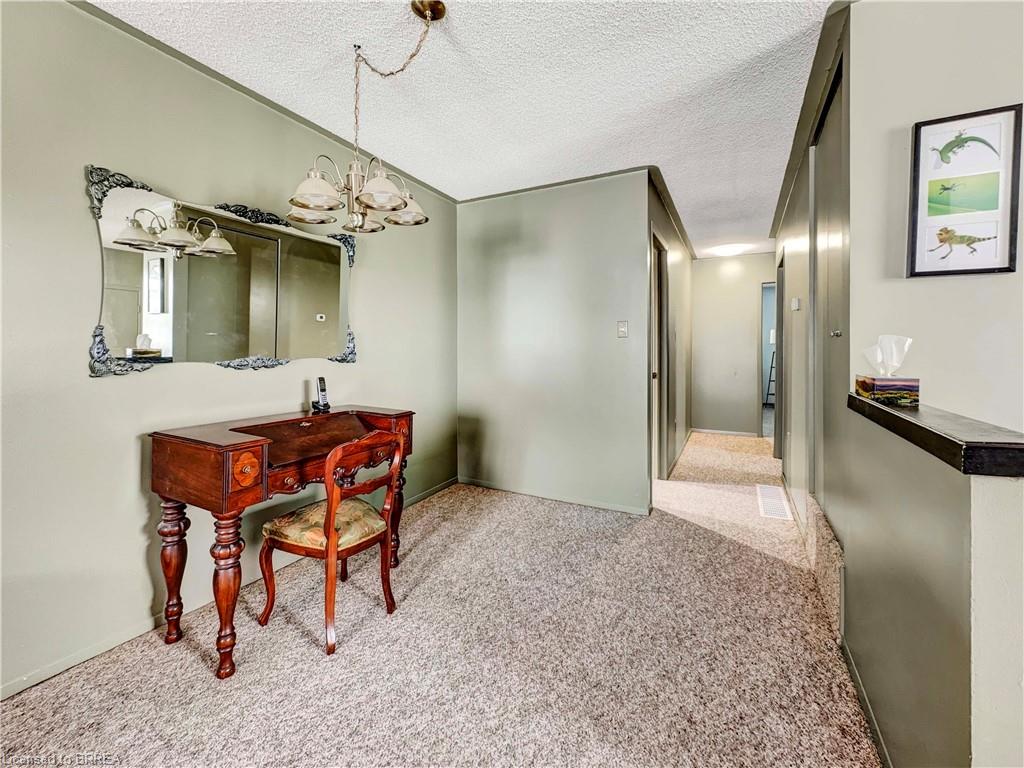 10 Debby Crescent
