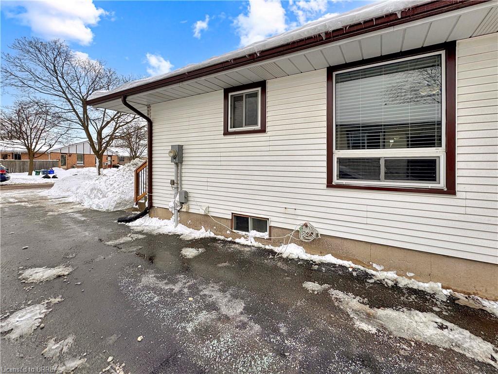 10 Debby Crescent
