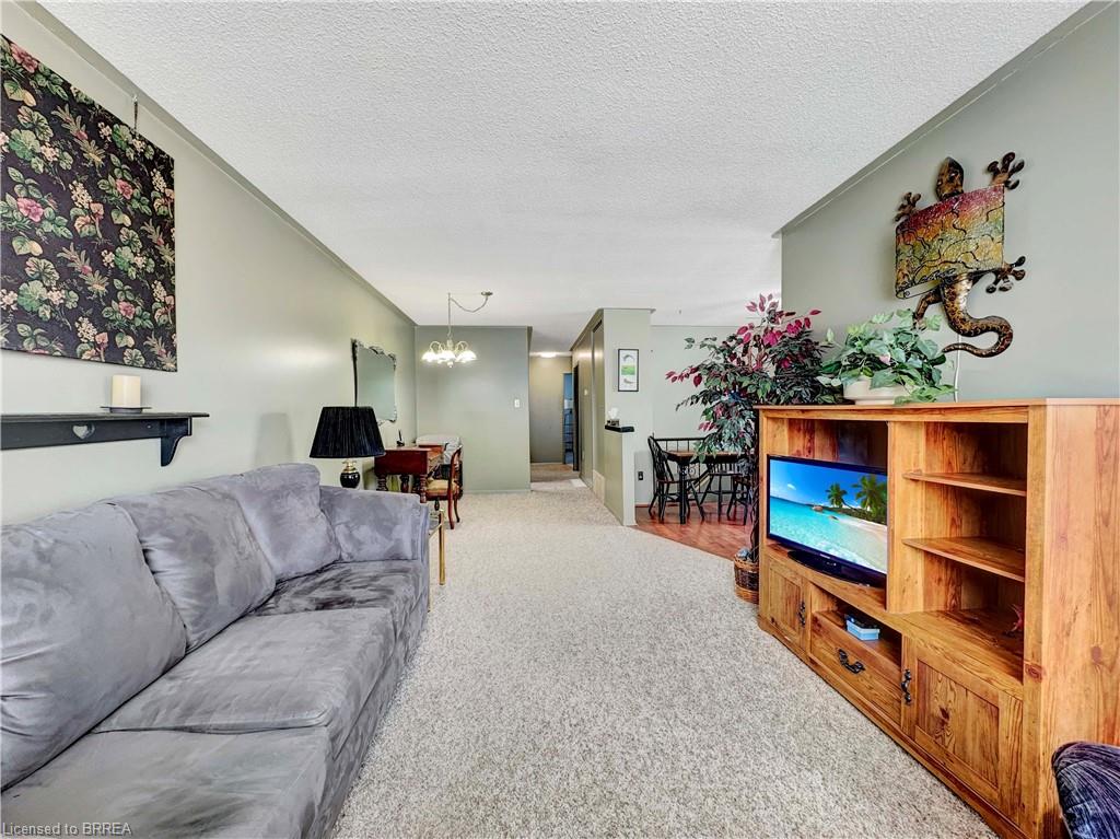 10 Debby Crescent