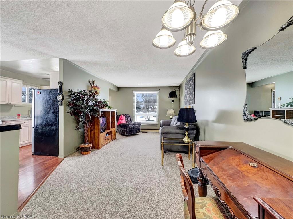 10 Debby Crescent