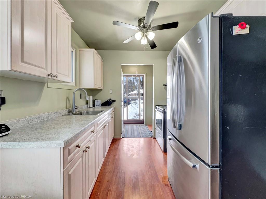 10 Debby Crescent