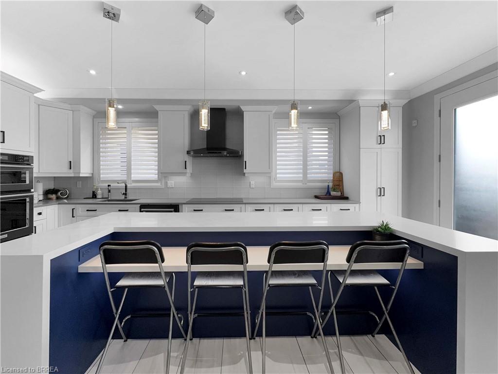 10 Vic Chambers Place