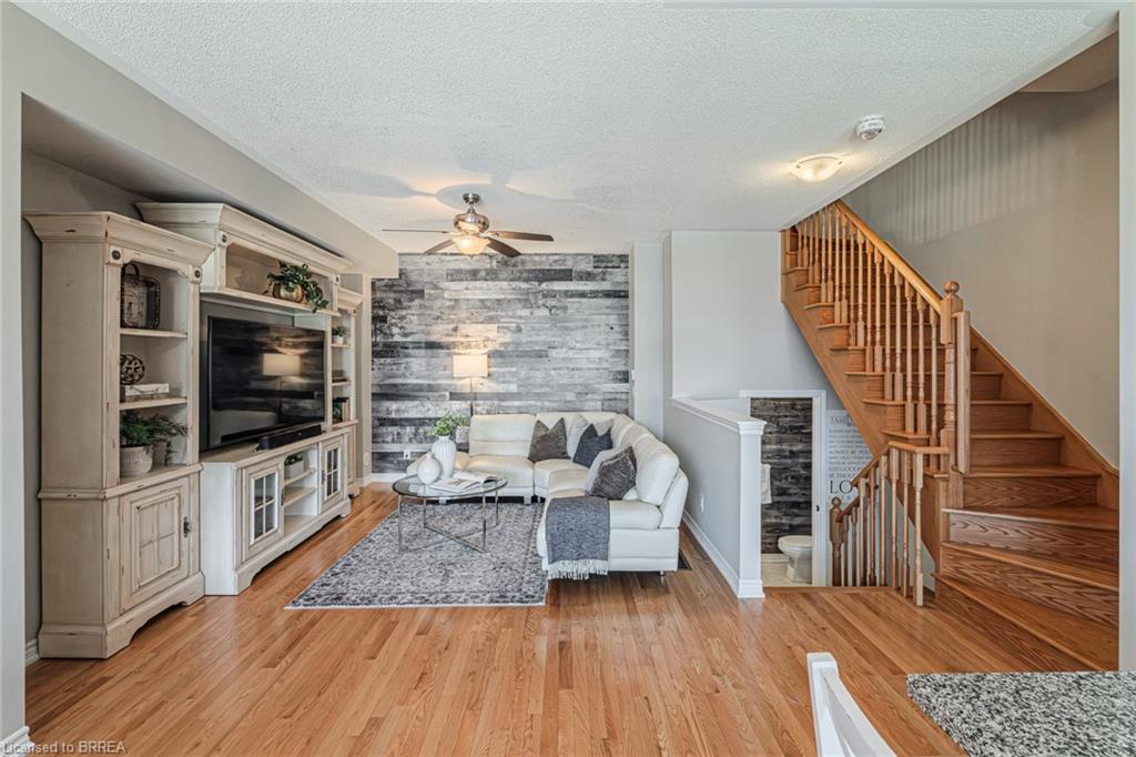 422 Athabasca Common