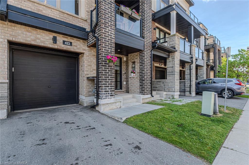422 Athabasca Common