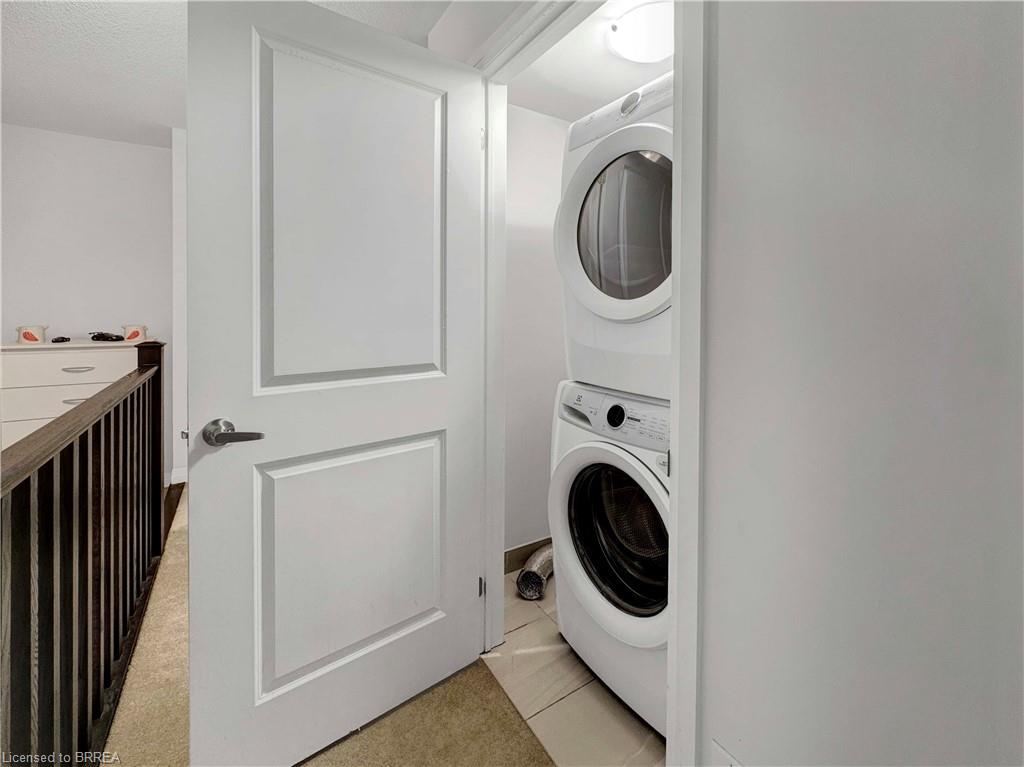 1105-585 Colborne Street Unit: 1105