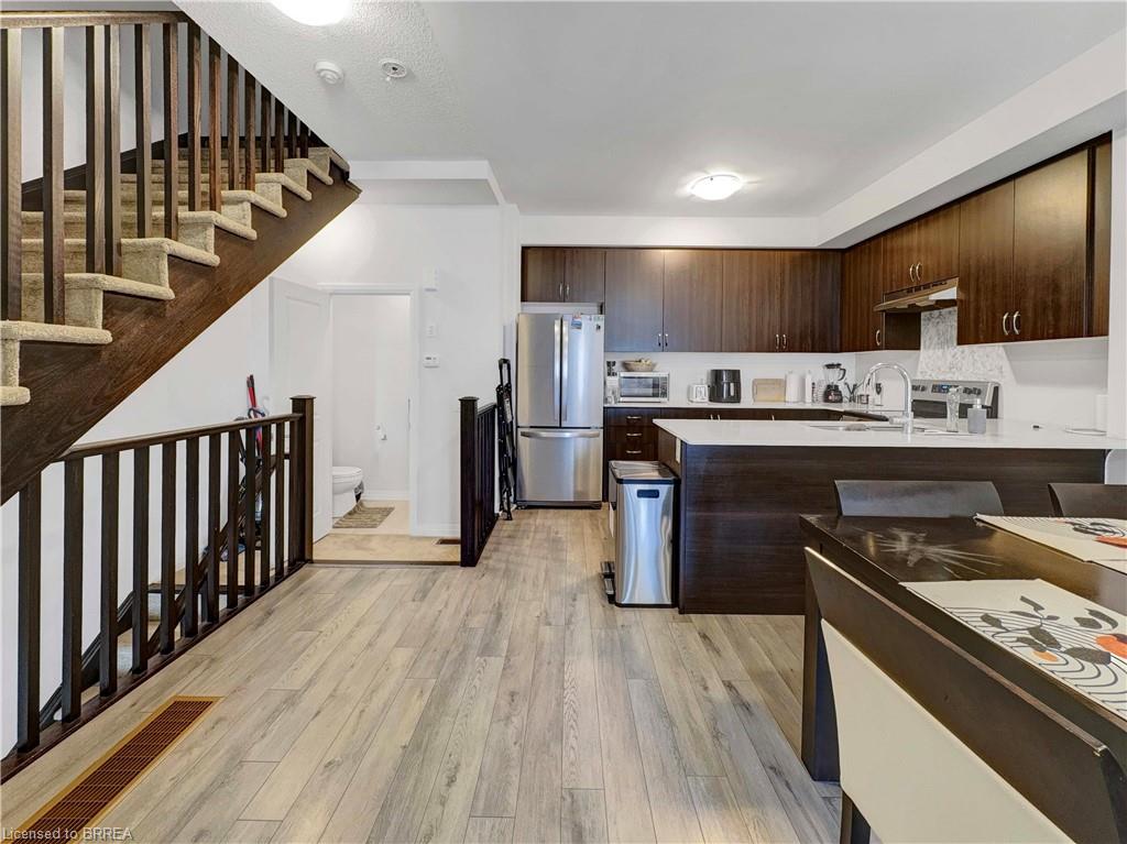 1105-585 Colborne Street Unit: 1105