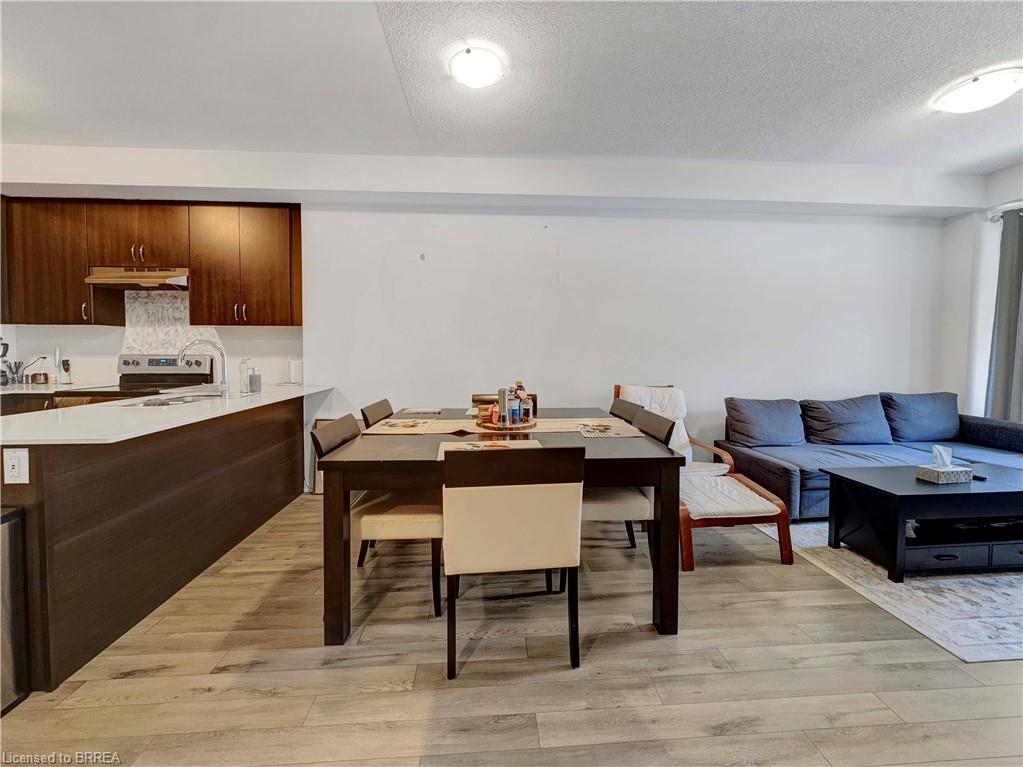 1105-585 Colborne Street Unit: 1105