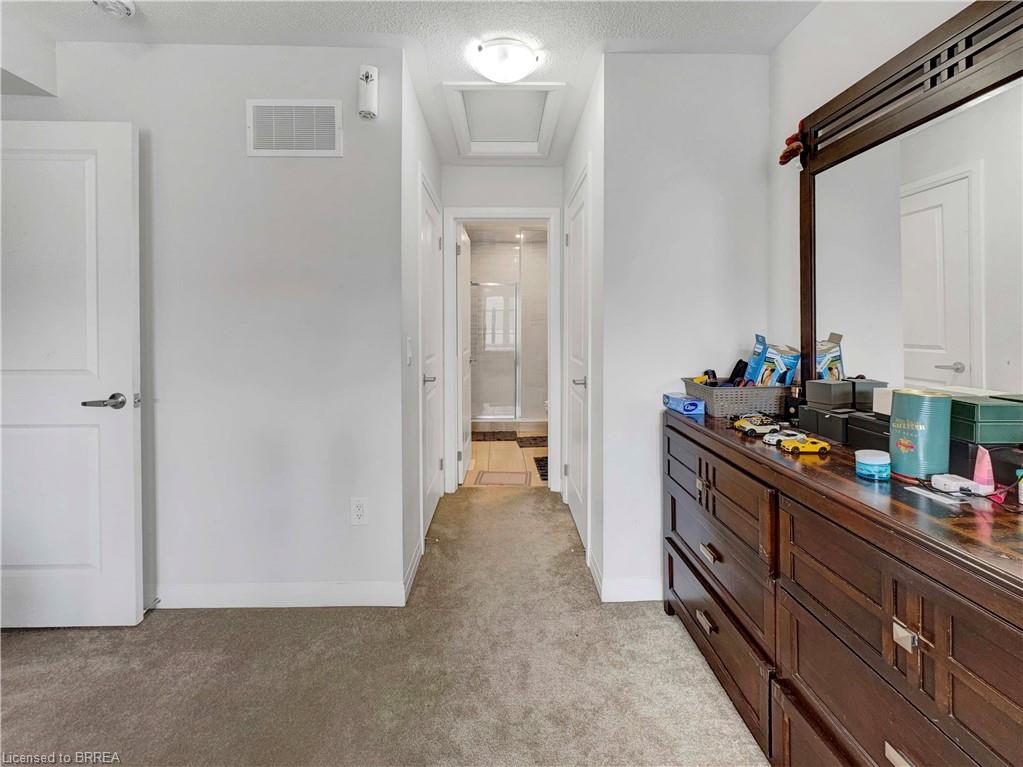 1105-585 Colborne Street Unit: 1105