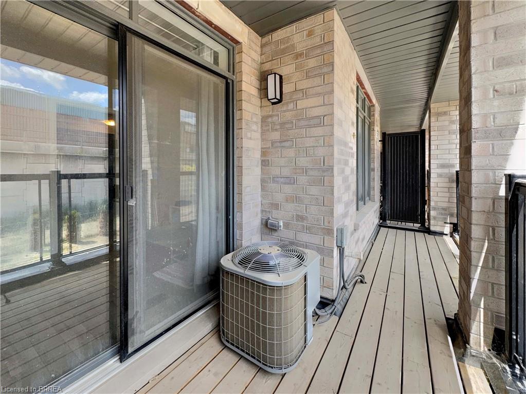1105-585 Colborne Street Unit: 1105