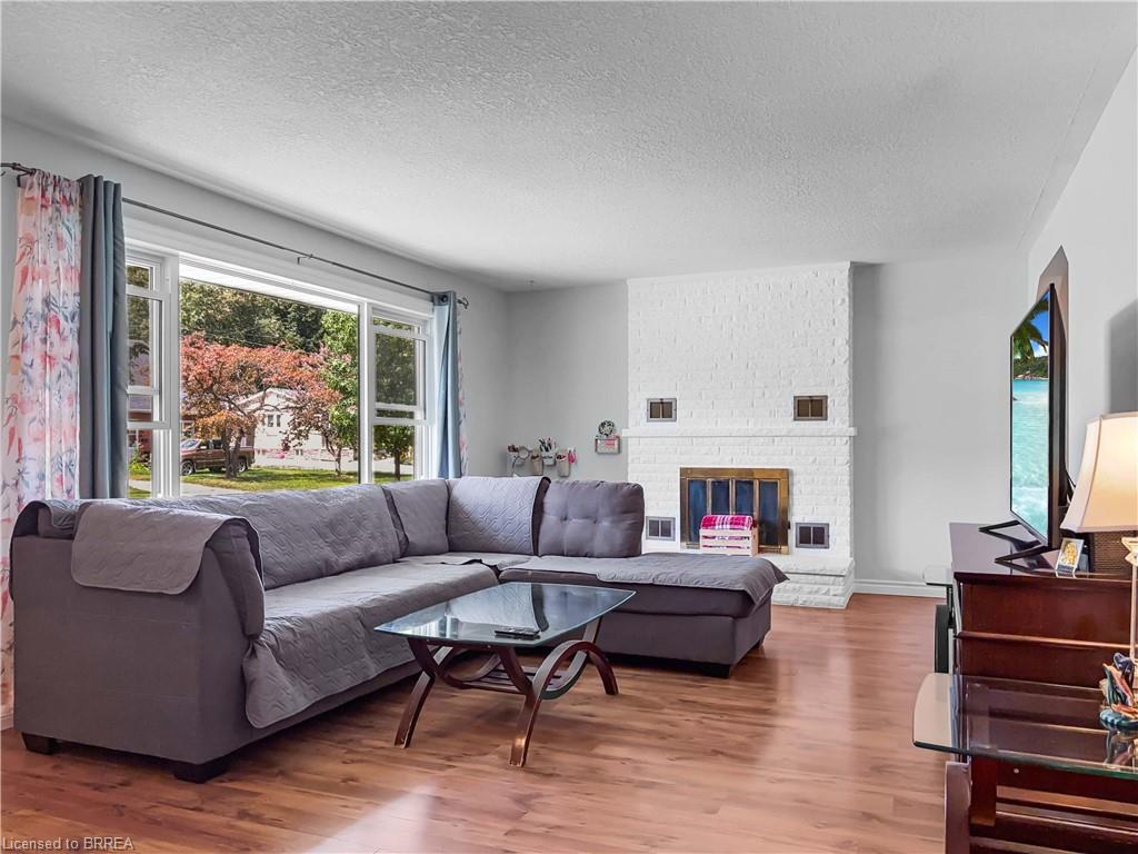 21 Richard Avenue