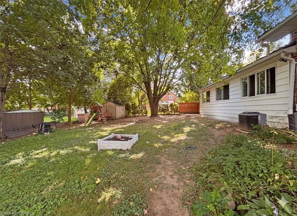 21 Richard Avenue