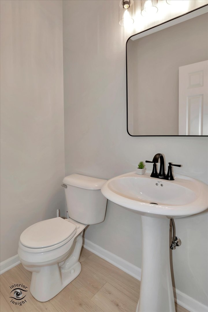 10647 W 154TH Place
