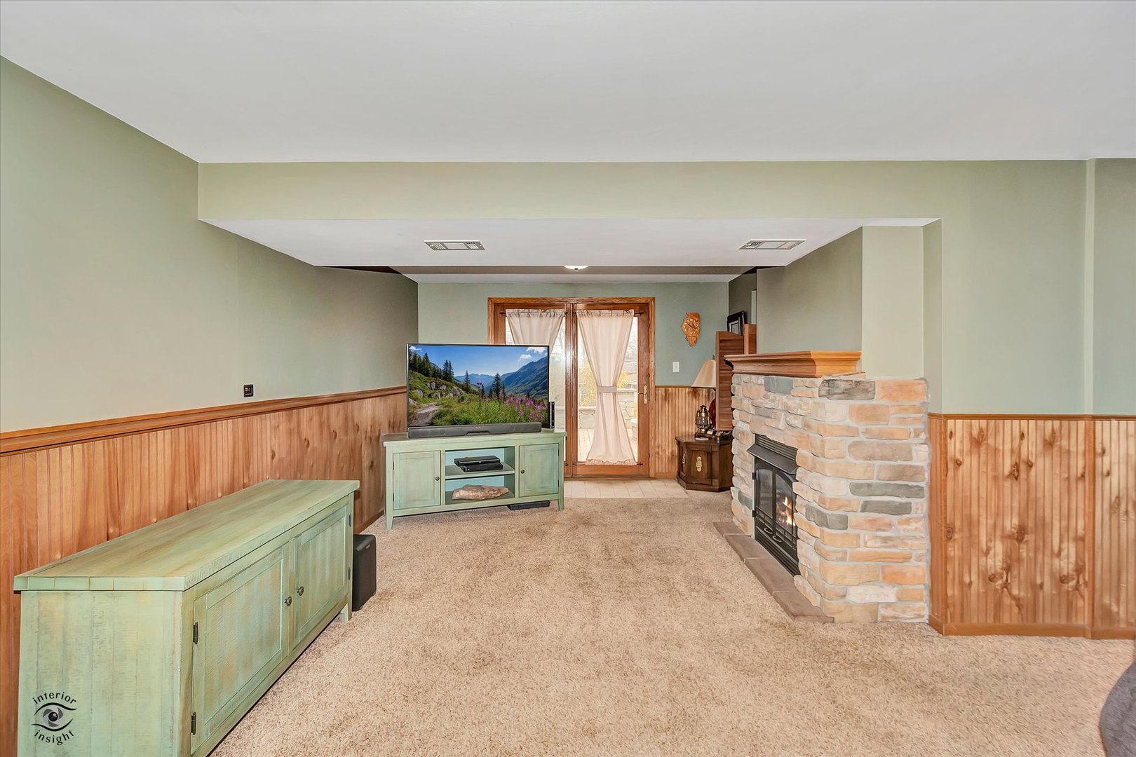 8809 Willow Road