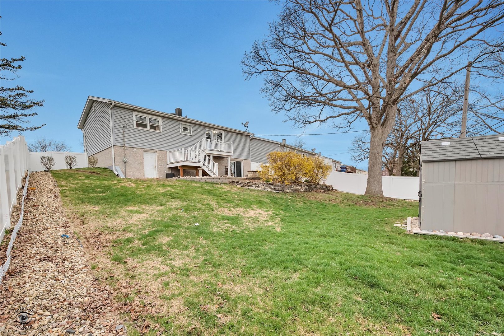8809 Willow Road